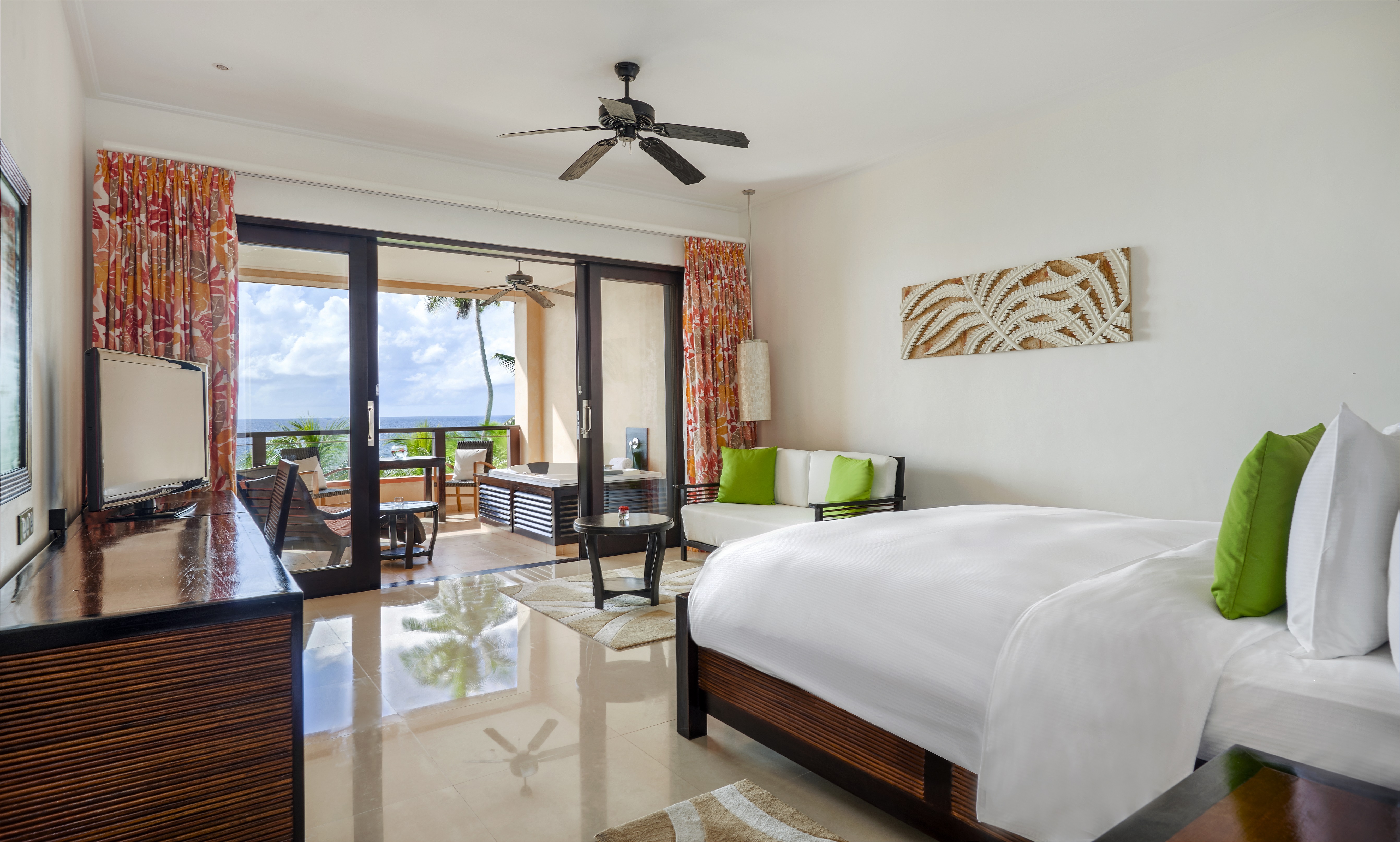 Double Tree by Hilton Allamanda Resort & Spa in Mahé: Kind Deluxe room 1