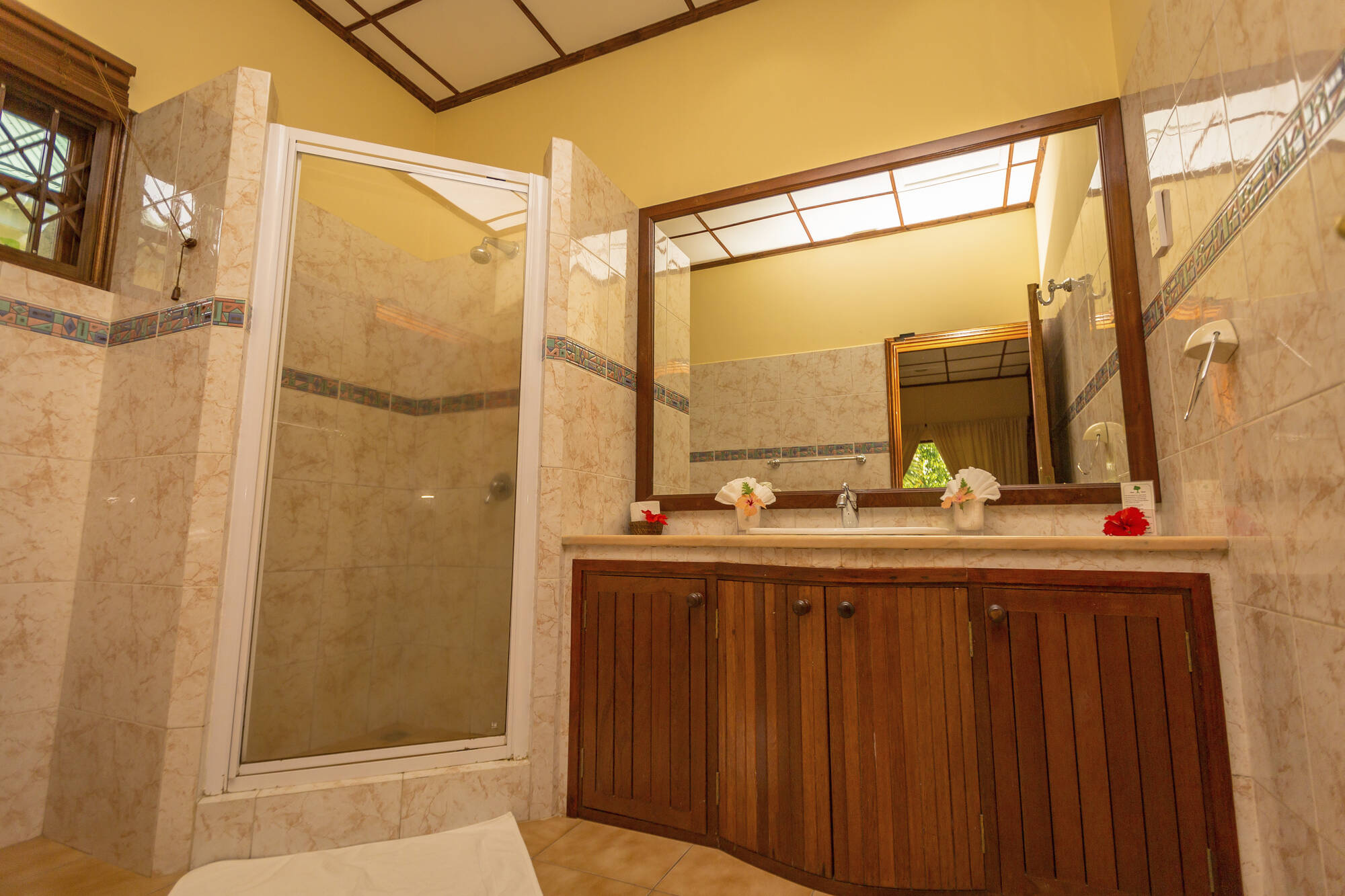 Cote d`Or Chalets in Praslin: Cote d Or Chalets - Wohnbeispiel