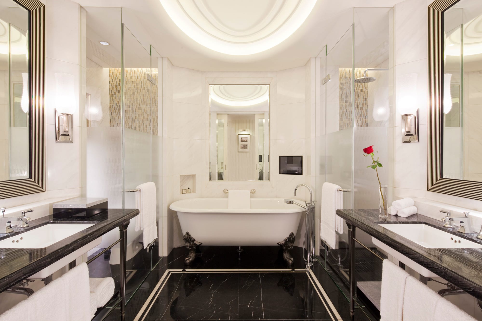 Fairmont Peace Hotel in Shanghai: China Shanghai Fairmont Peace Hotel - Badezimmer