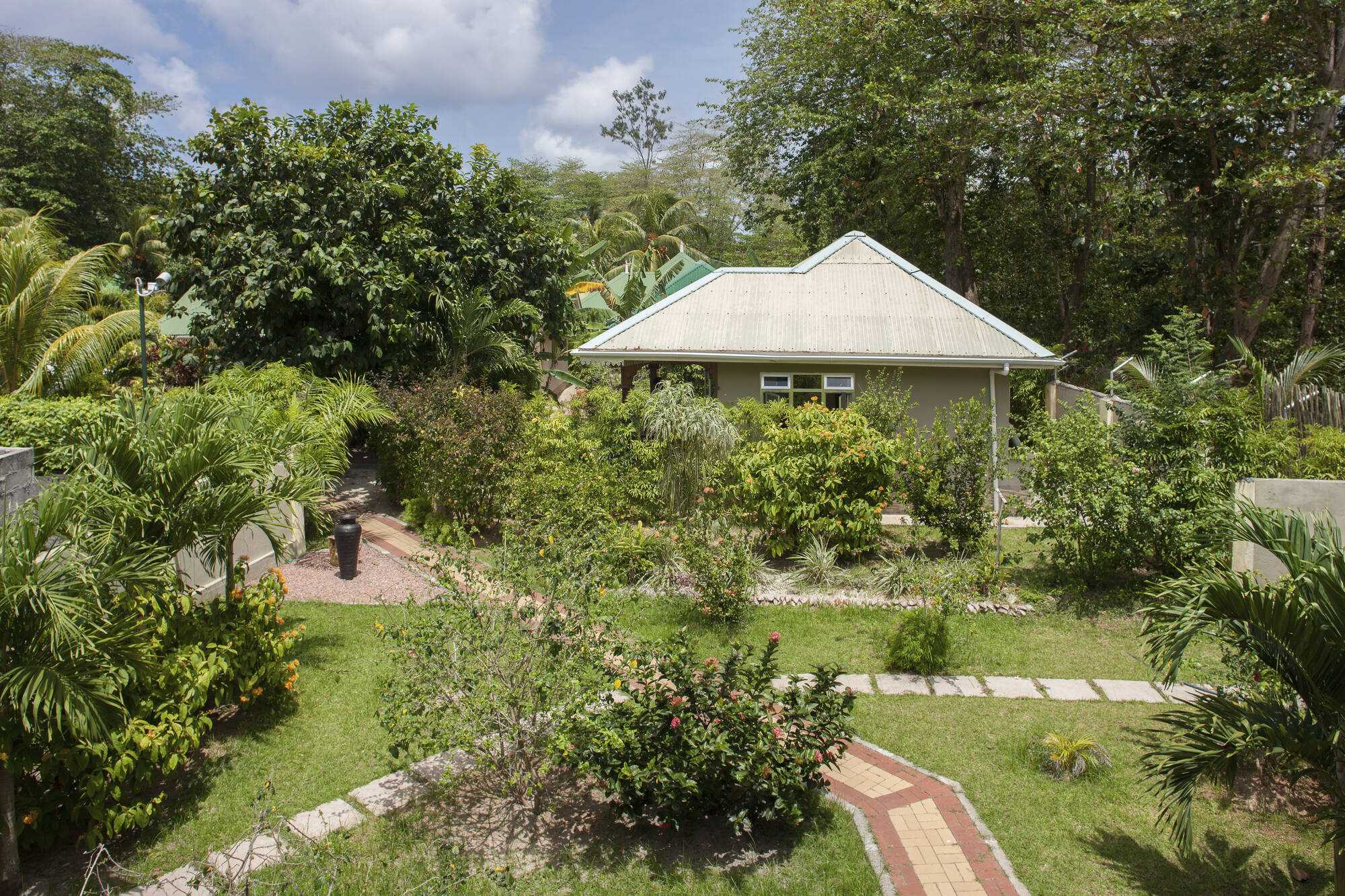 Casa de Leela in La Digue: Seychellen Casa de Leela Garten