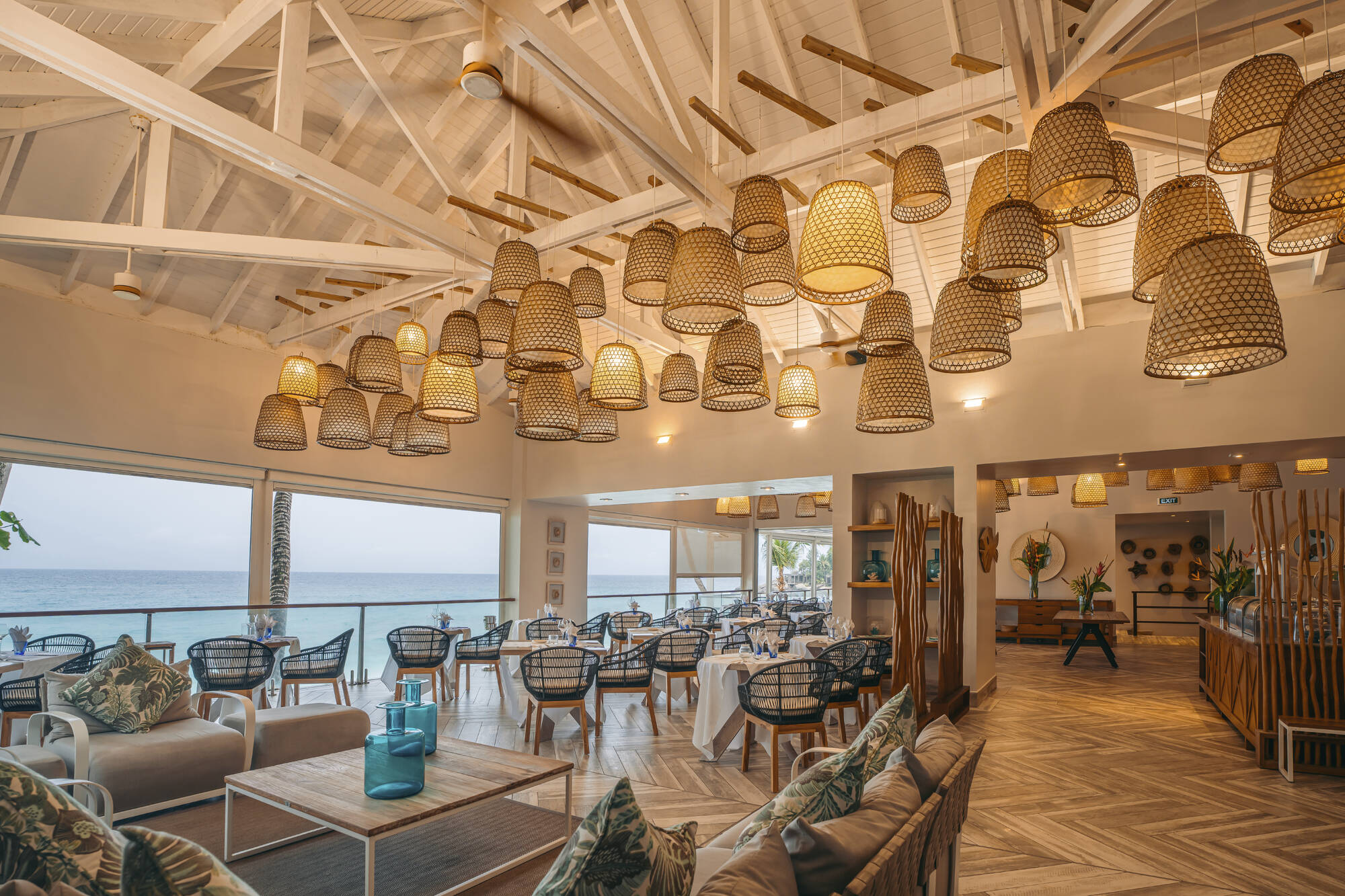 Carana Beach Hotel in Mahé: Carana Beach Hotel - Restaurant