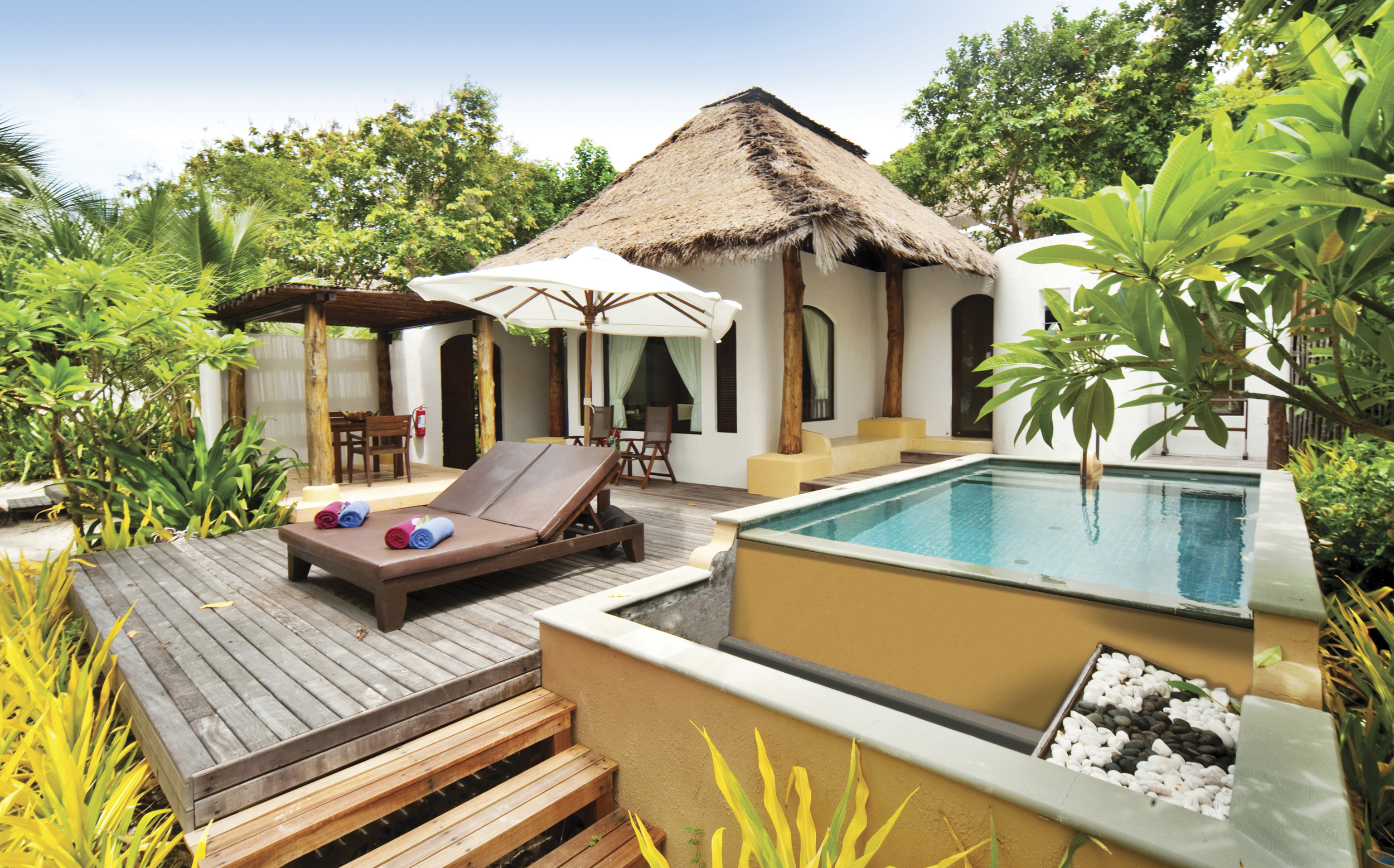 Paradee Resort & Spa in Ko Samet: Thailand Paradee Resort and Spa Pool Villa Terrace