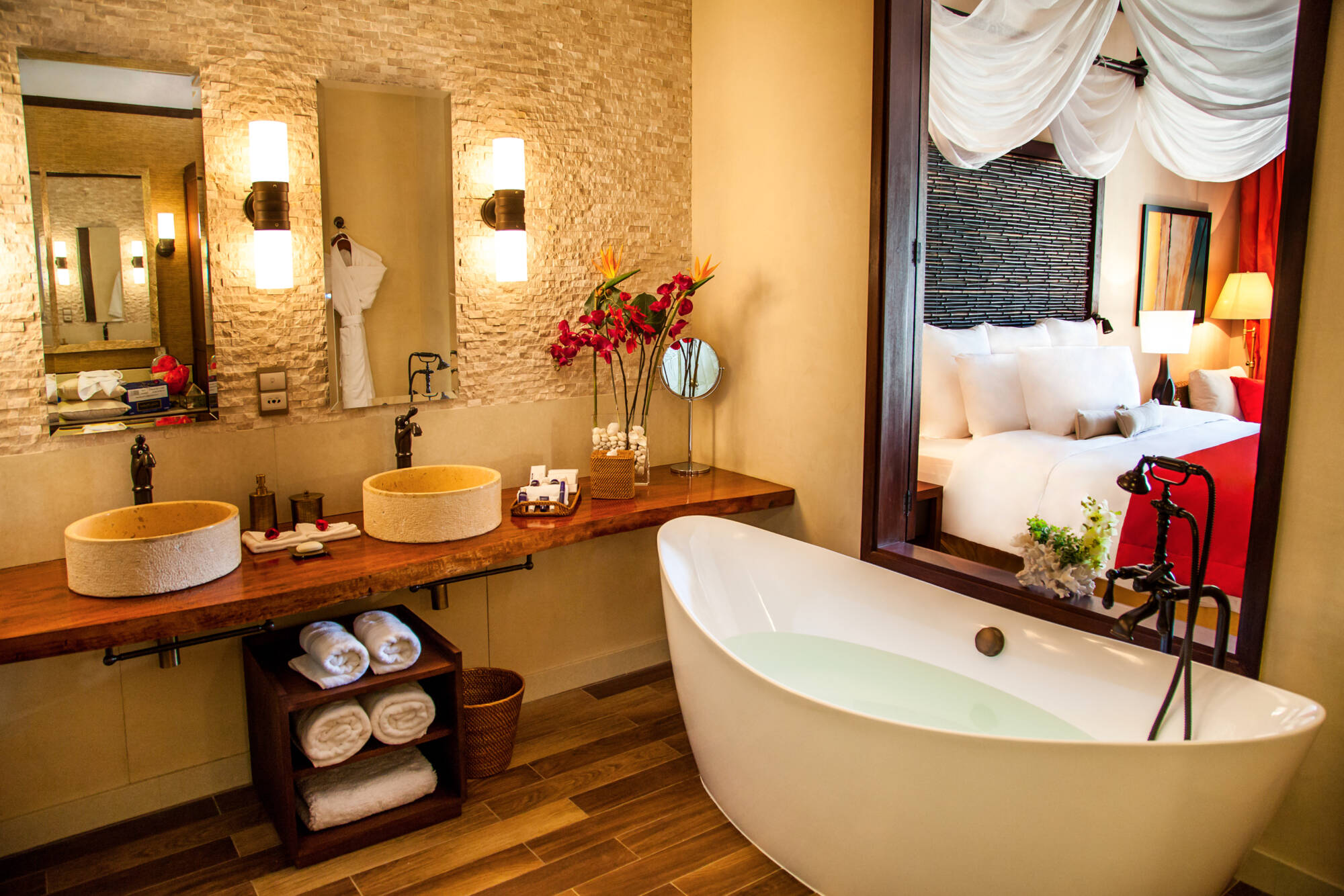 STORY Seychelles in Mahé:  STORY Seychelles Junior Suite Badezimmer