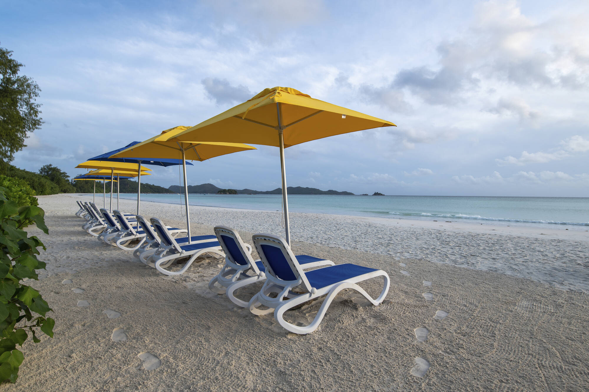 Acajou Beach Resort in Praslin: Acajou Beach Resort Strand