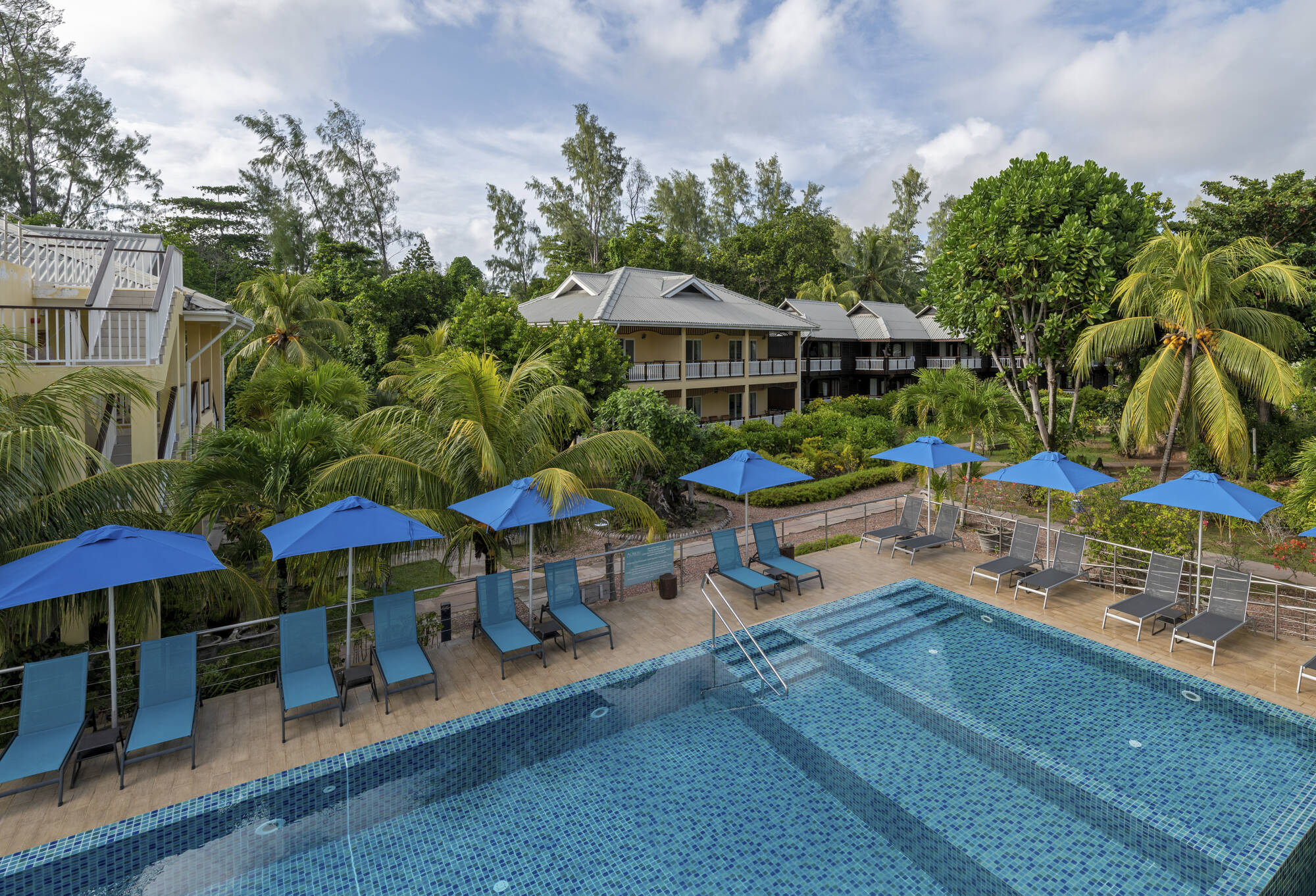 Acajou Beach Resort in Praslin: Acajou Beach Resort Pool