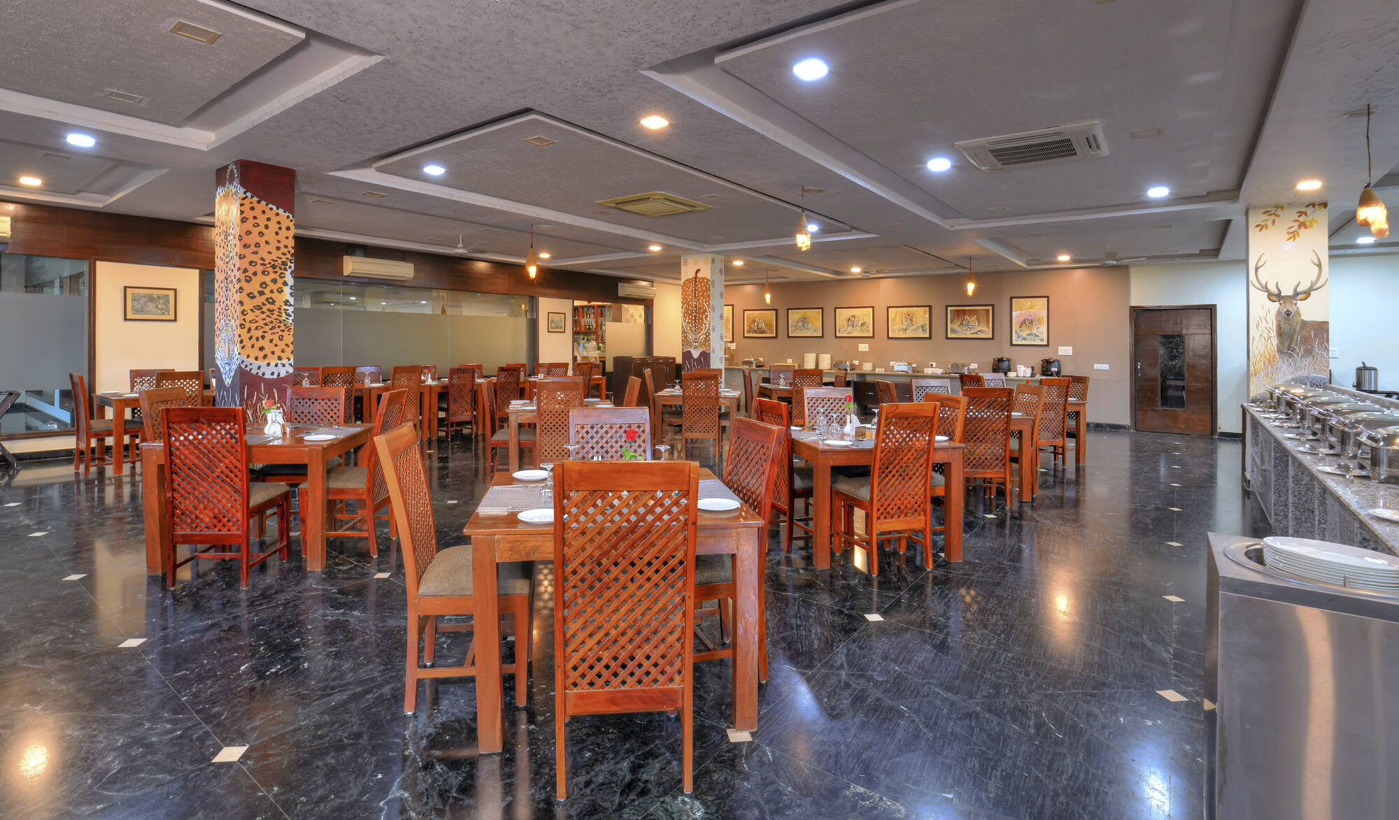 Jungle Vilas in Ranthambore NP: Indien Jungle Vilas - Restaurant
