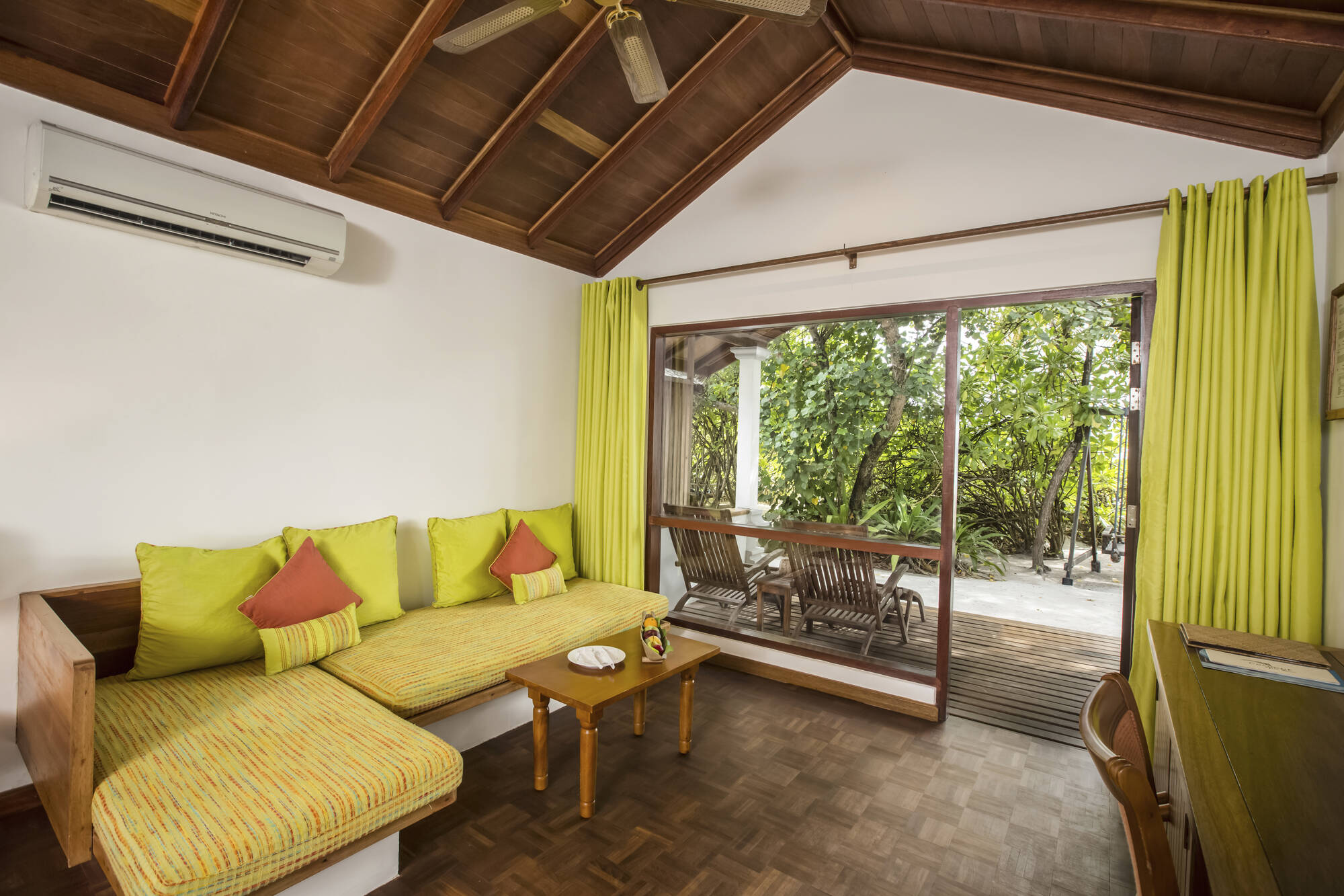 Reethi Beach Resort in Malediven: Reethi Beach Resort Deluxe Villa