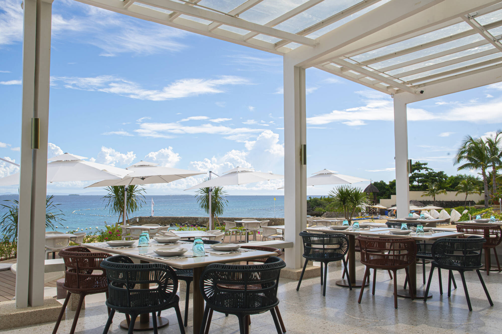 Crimson Resort & Spa Mactan in Cebu: Crimson Resort and Spa Mactan Azure Restaurant