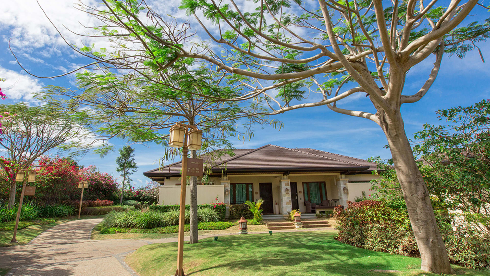 Crimson Resort & Spa Mactan in Cebu: Crimson Resort and Spa Mactan - Deluxe Garden