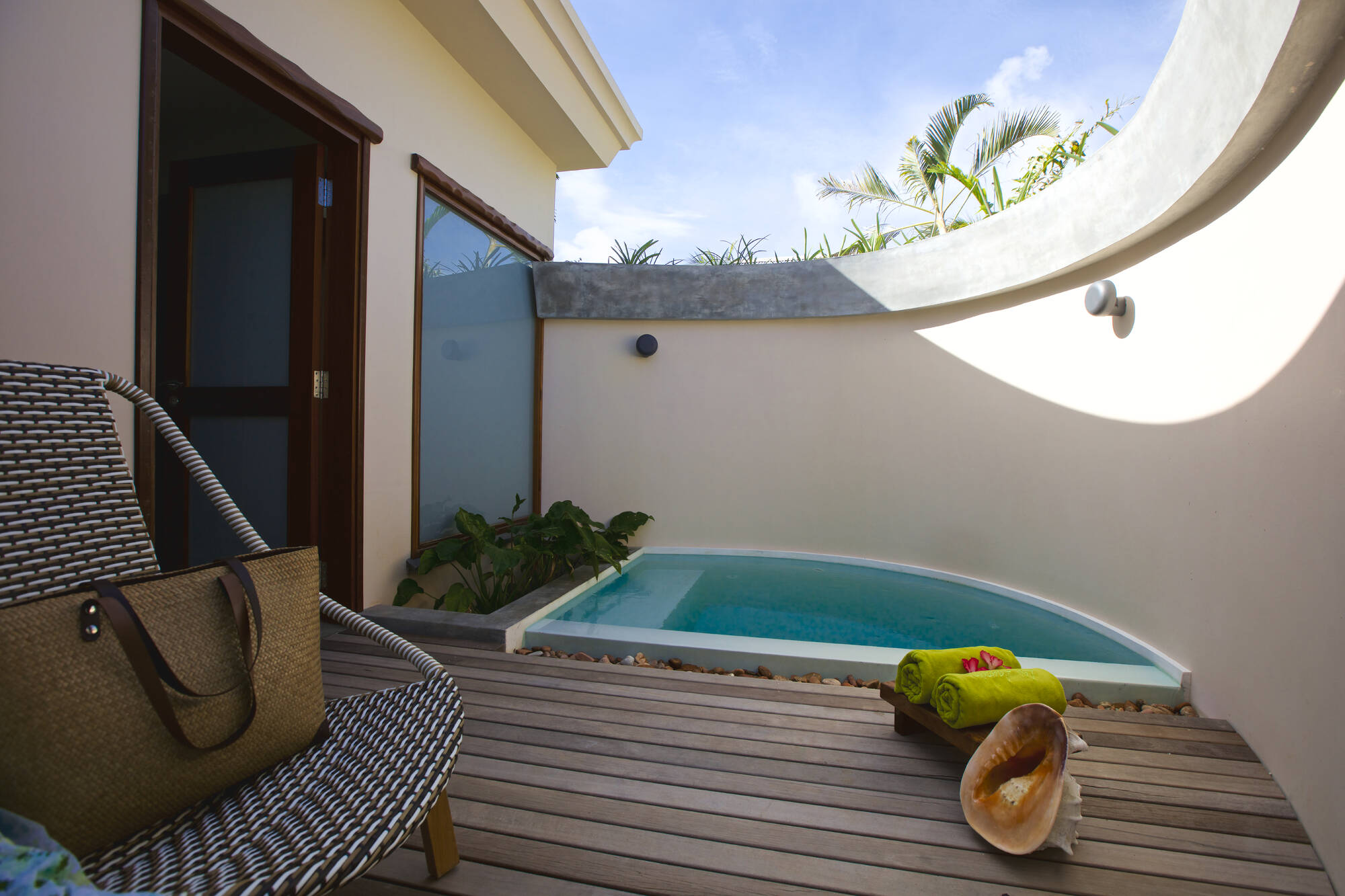 Les Lauriers Eco Hotel in Praslin: Seychellen Les Lauriers Pristine Suite Plunge Pool