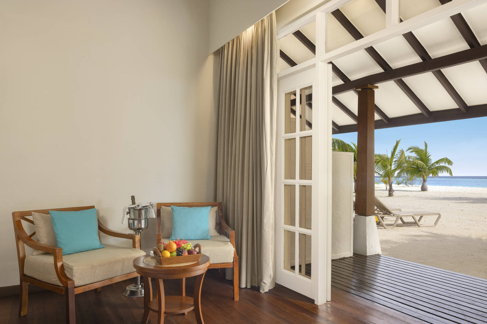 Adaaran Select Meedhupparu in Malediven:  Malediven Adaaran Select Meedhupparu - Sunset Beach Villa