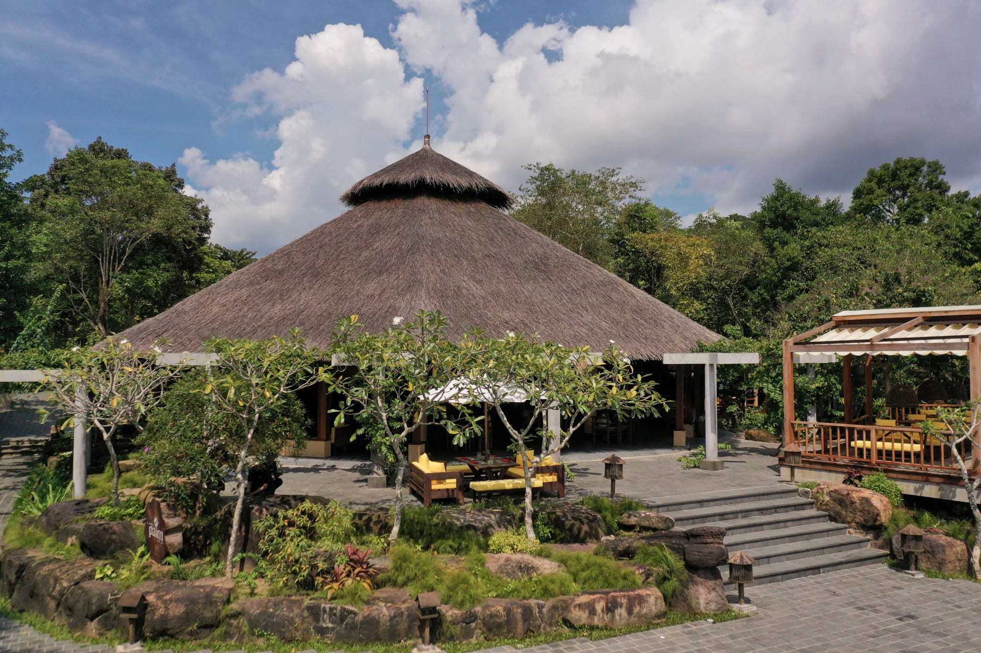Green Bay Phu Quoc Resort & Spa: Vietnam Green Bay Phu Quoc Resort Palm Bistro