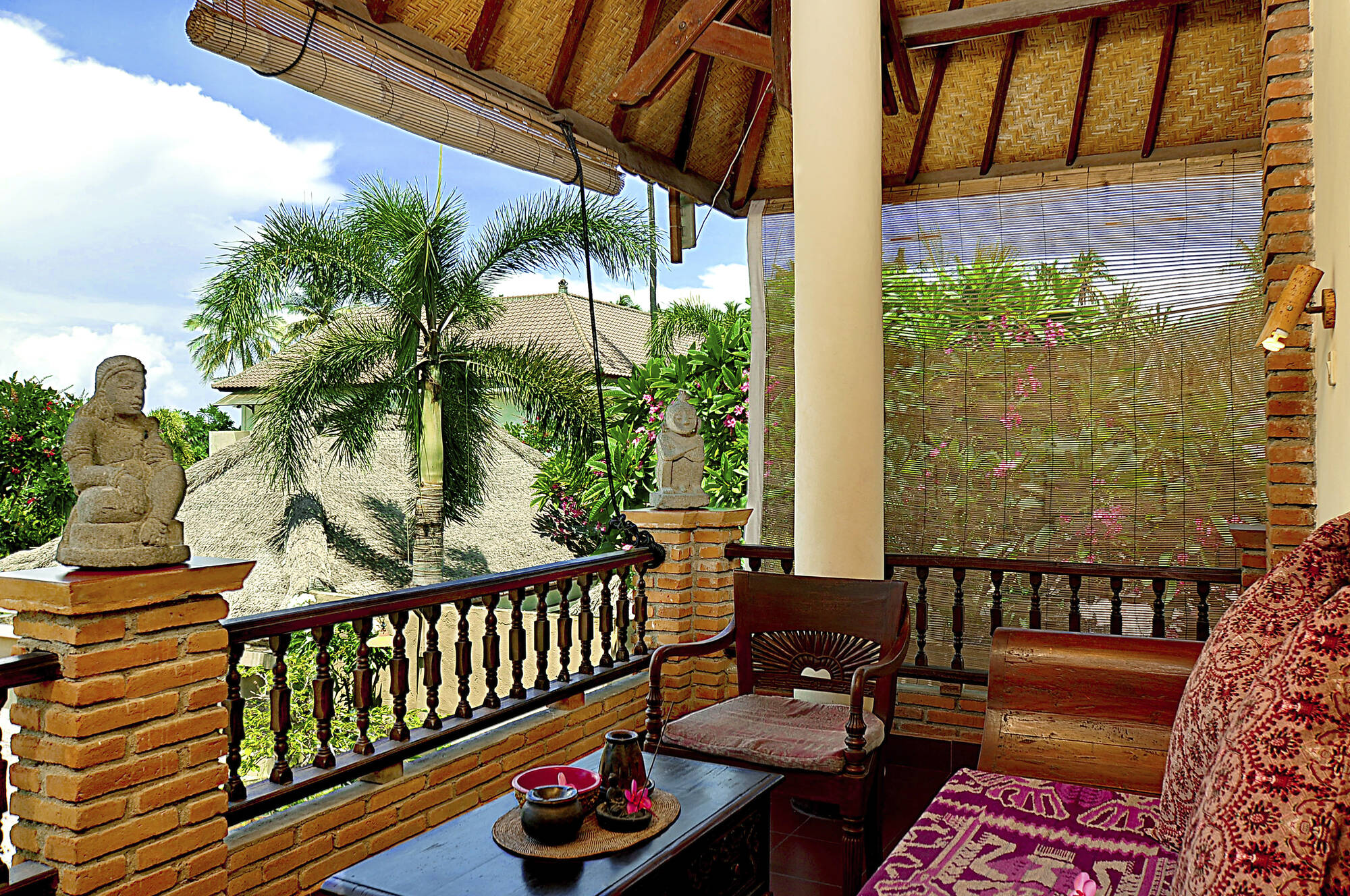 Puri Mas Beach Resort in Lombok: Puri Mas Beach Resort - Quirky Garten Zimmer