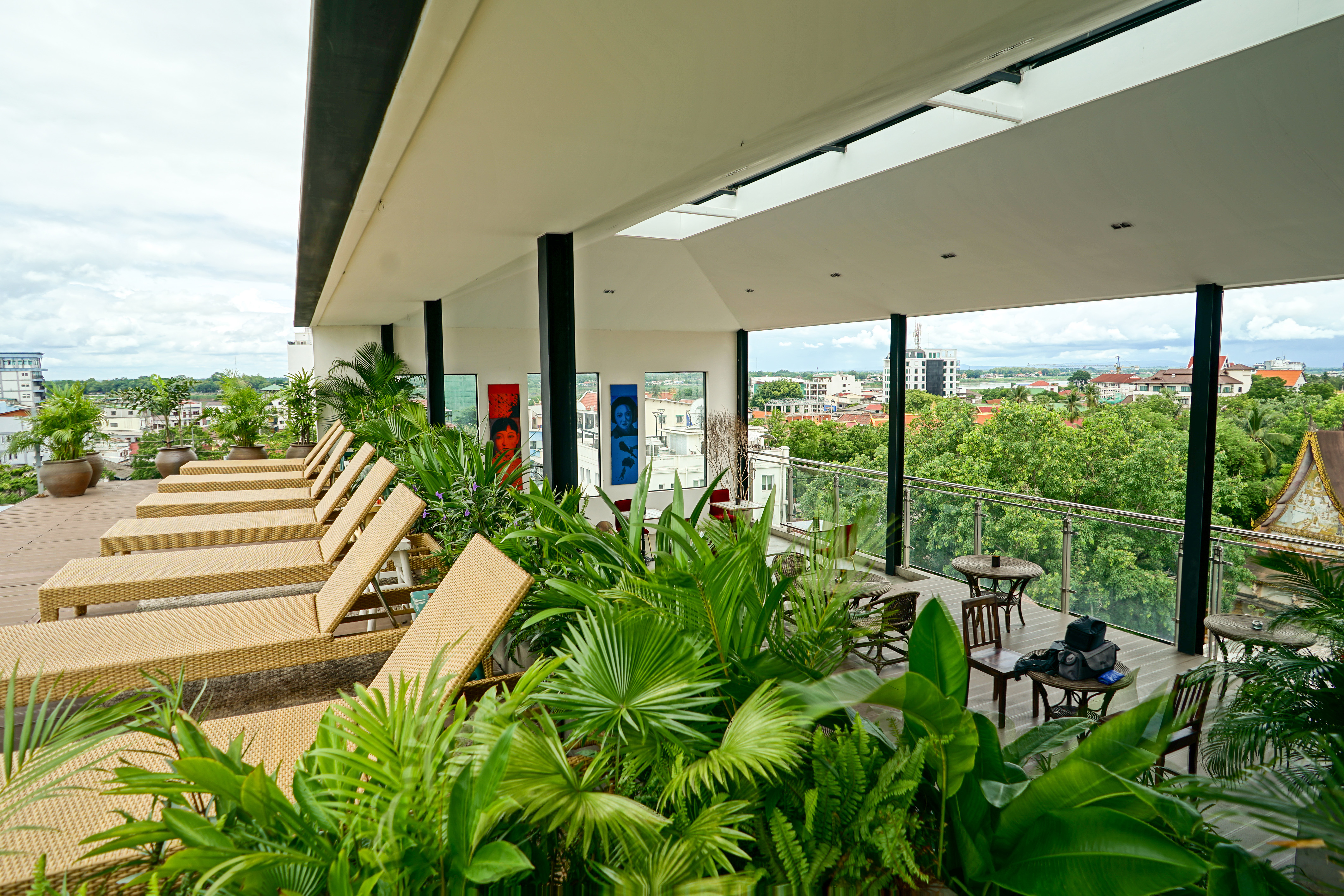 Lao Poet Hotel in Vientiane: Vientiane Lao Poet Hotel Dachterrasse