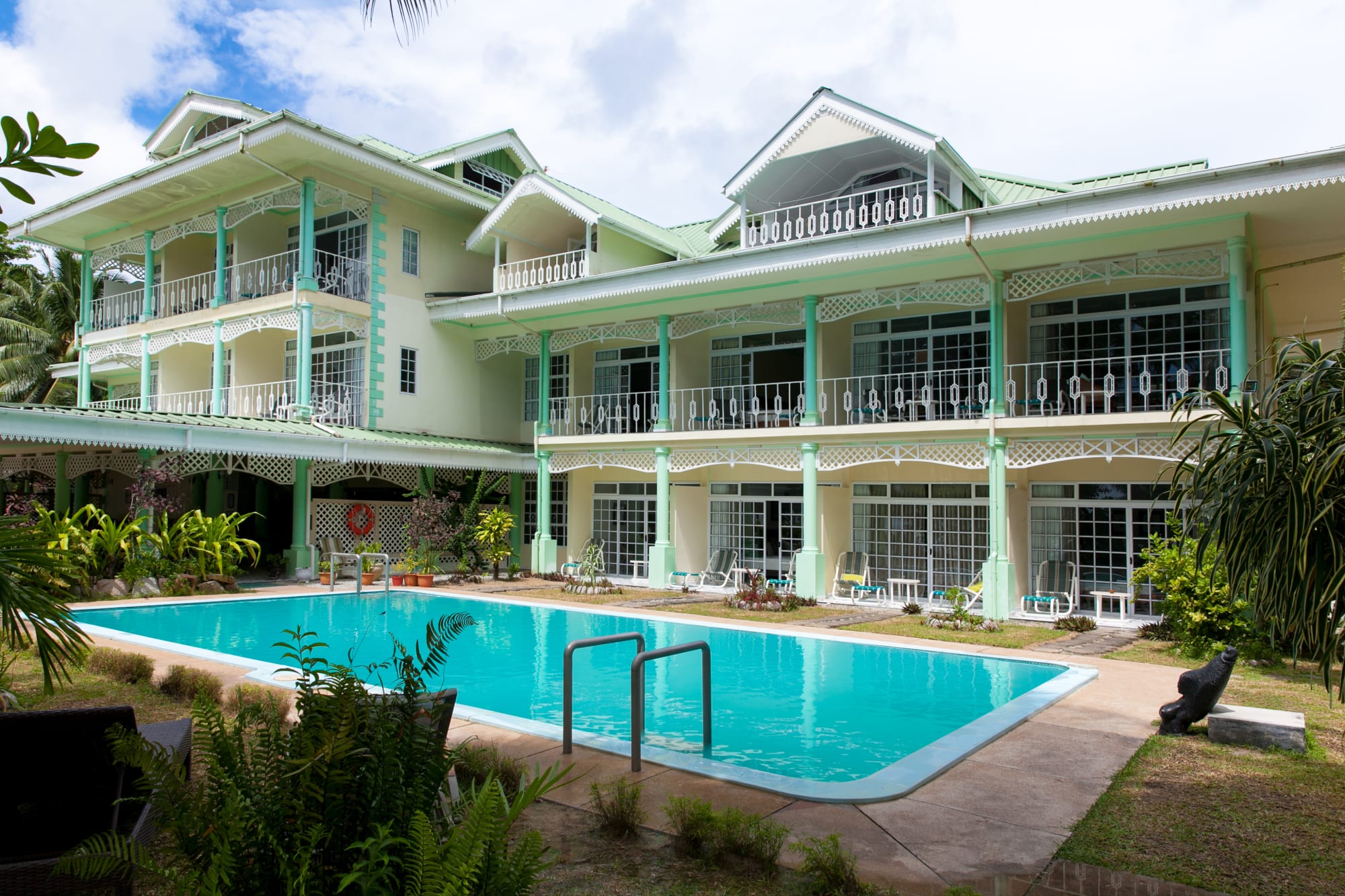 Palm Beach Hotel in Praslin:  Palm Beach Hotel - Pool