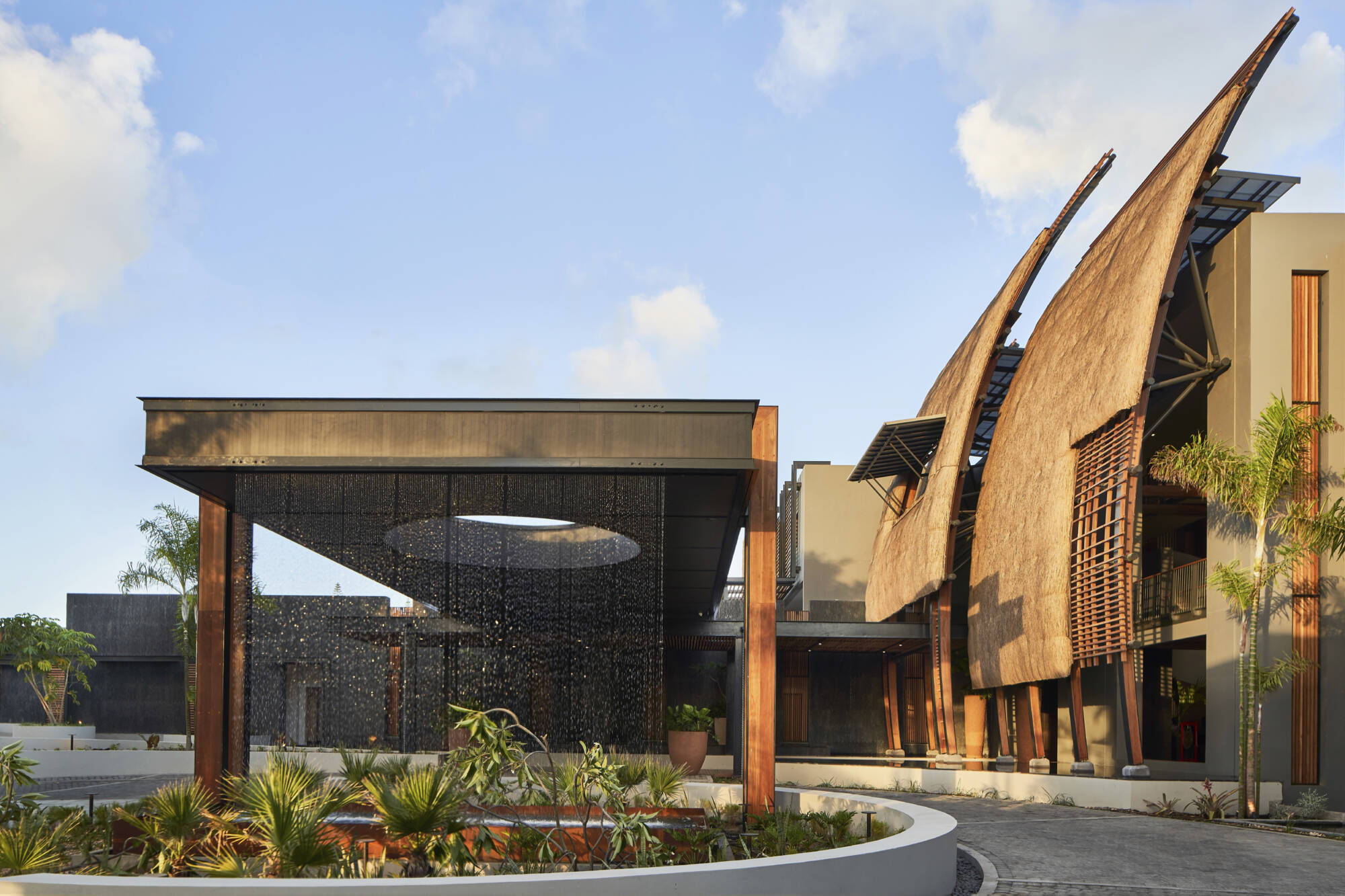 LUX* Grand Baie in Nord | Nordwesten: Mauritius LUX Grand Baie Eingang Hotel