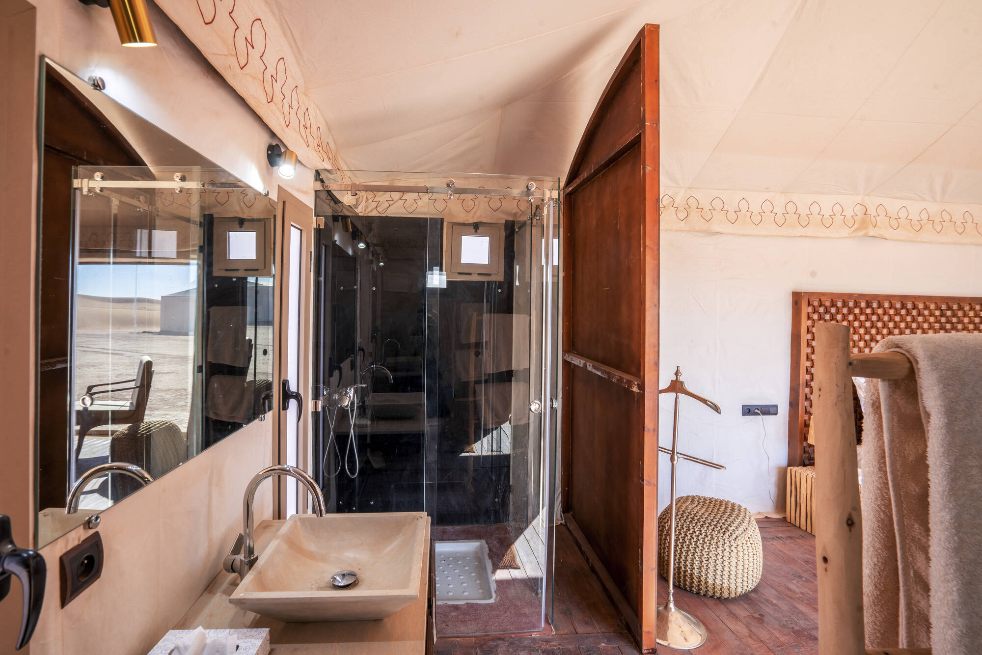 Sahara Erg Chegaga Ghazala Camp in Sahara Wüste | Drâa-Tal: Marokko Sahara Erg Chegaga Ghazala Camp - Badezimmer