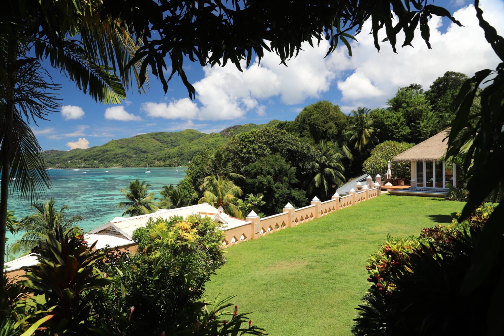 Au Fond de Mer View in Mahé: Au Fond De Mer View Garten