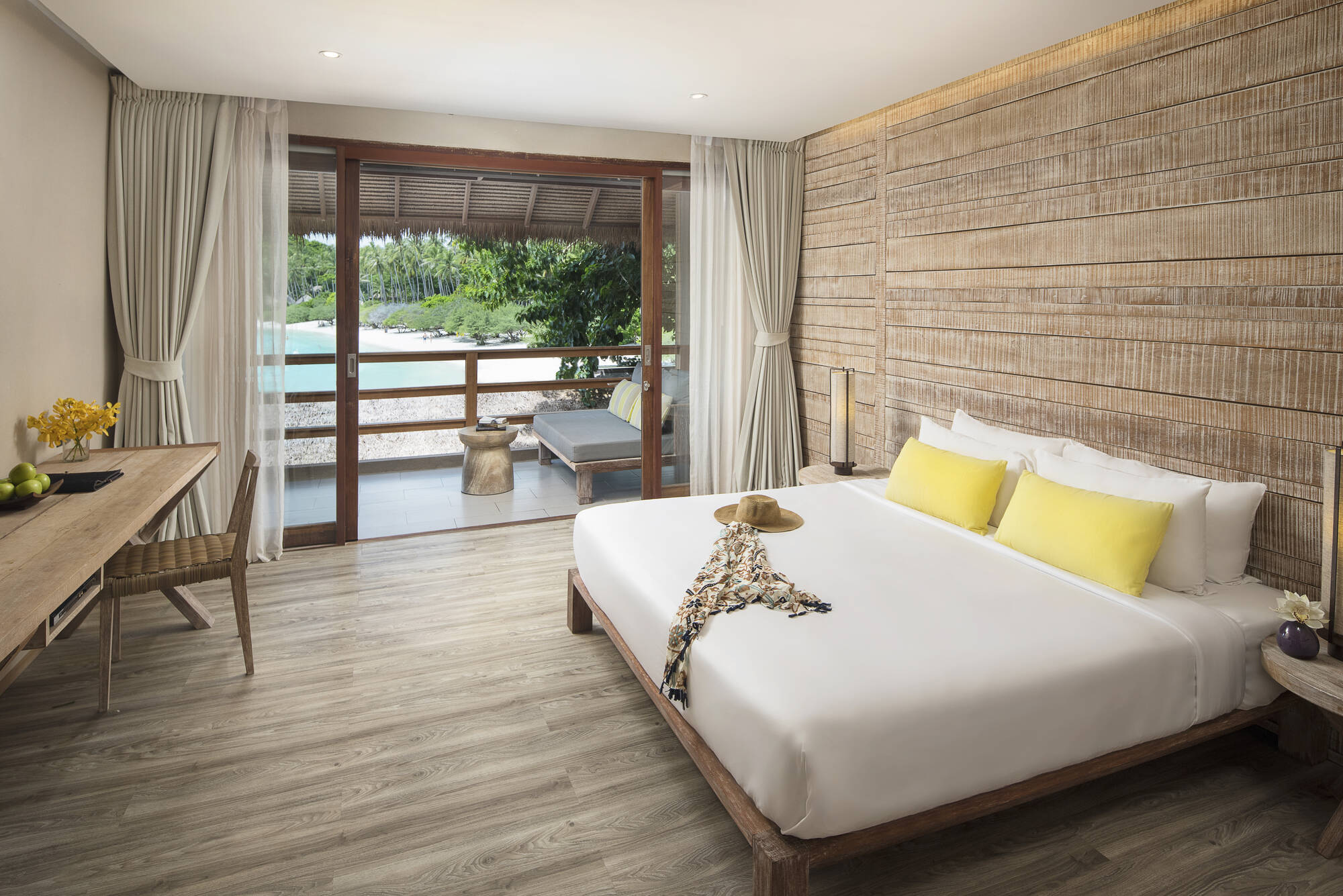 The Beach Club by Haad Tien in Ko Tao: Koh Tao The Beach Club Wohnbeispiel Beach Balcony
