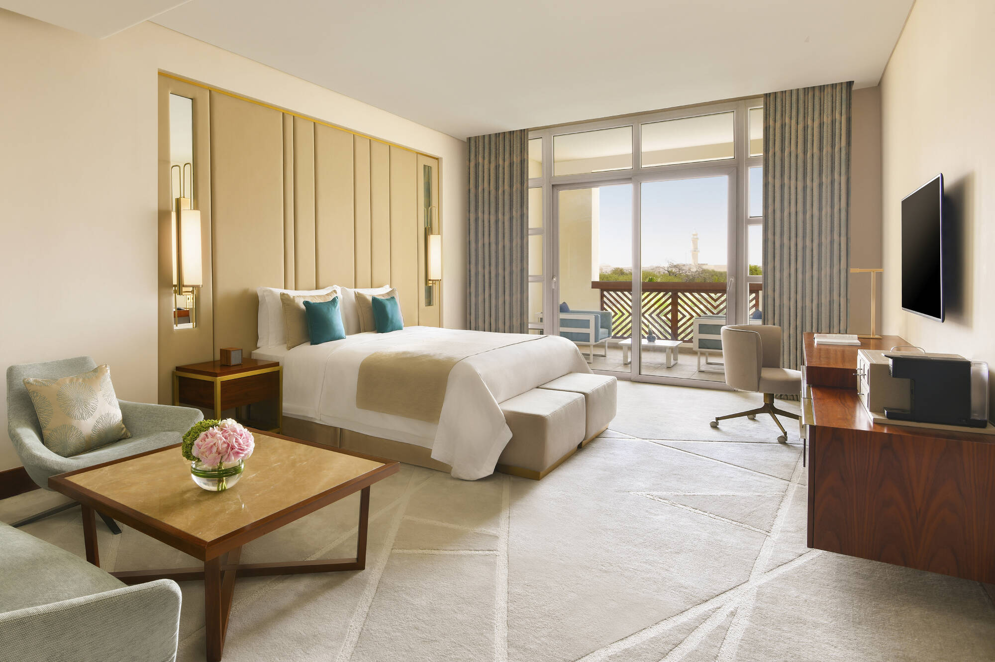 Al Messila, A Luxury Collection Resort & Spa in Doha: Al Messila Doha Grand Deluxe Zimmer