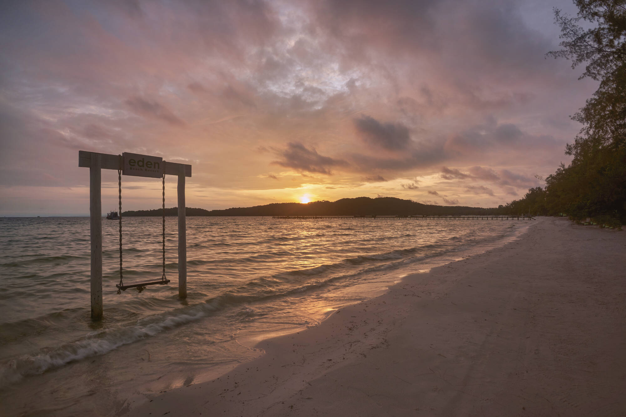 Eden Beach Resort Koh Rong Sanloem in Sihanoukville & Inseln: Eden Beach Resort Koh Rong Strand