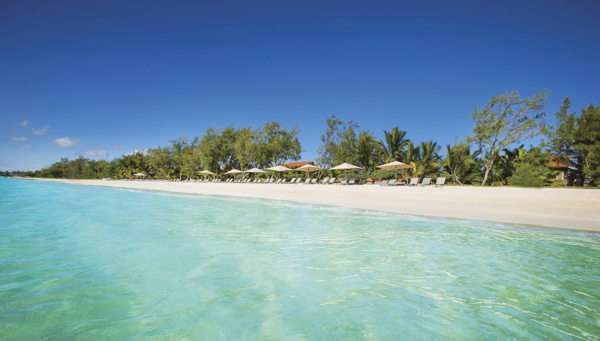 Crystals Beach Resort Belle Mare in Osten: Mauritius Crystals Beach Resort Belle Mare