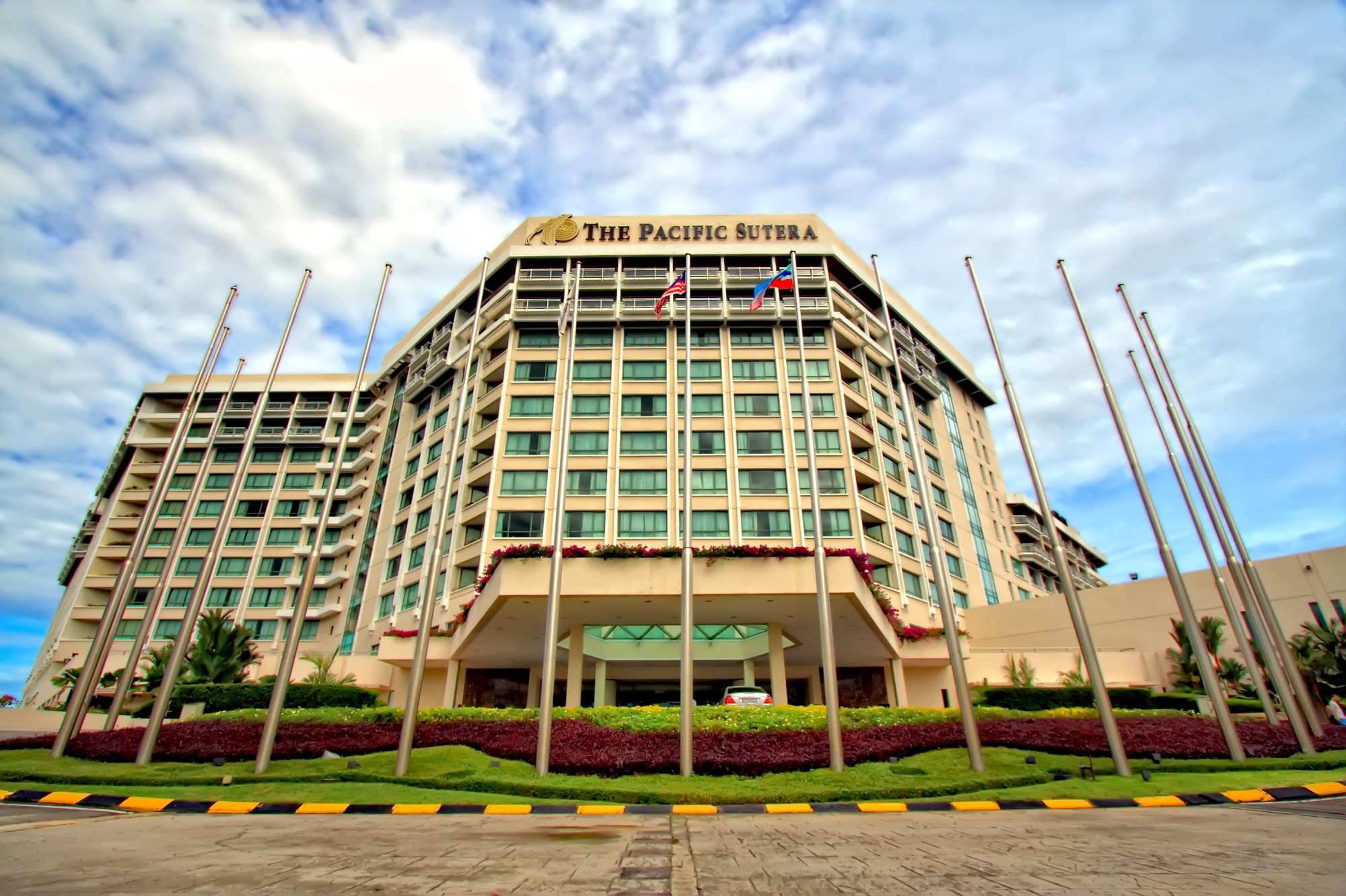The Pacific Sutera Hotel in Kota Kinabalu: The Pacific Sutera Hotel (Entrance)