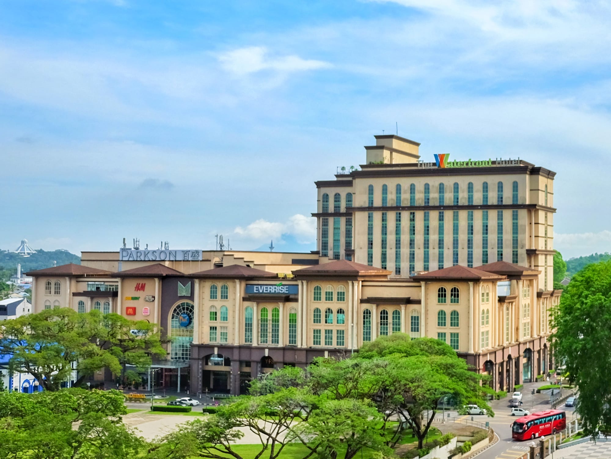 The Waterfront Hotel in Kuching: Borneo The Waterfront Hotel Außenaufnahme
