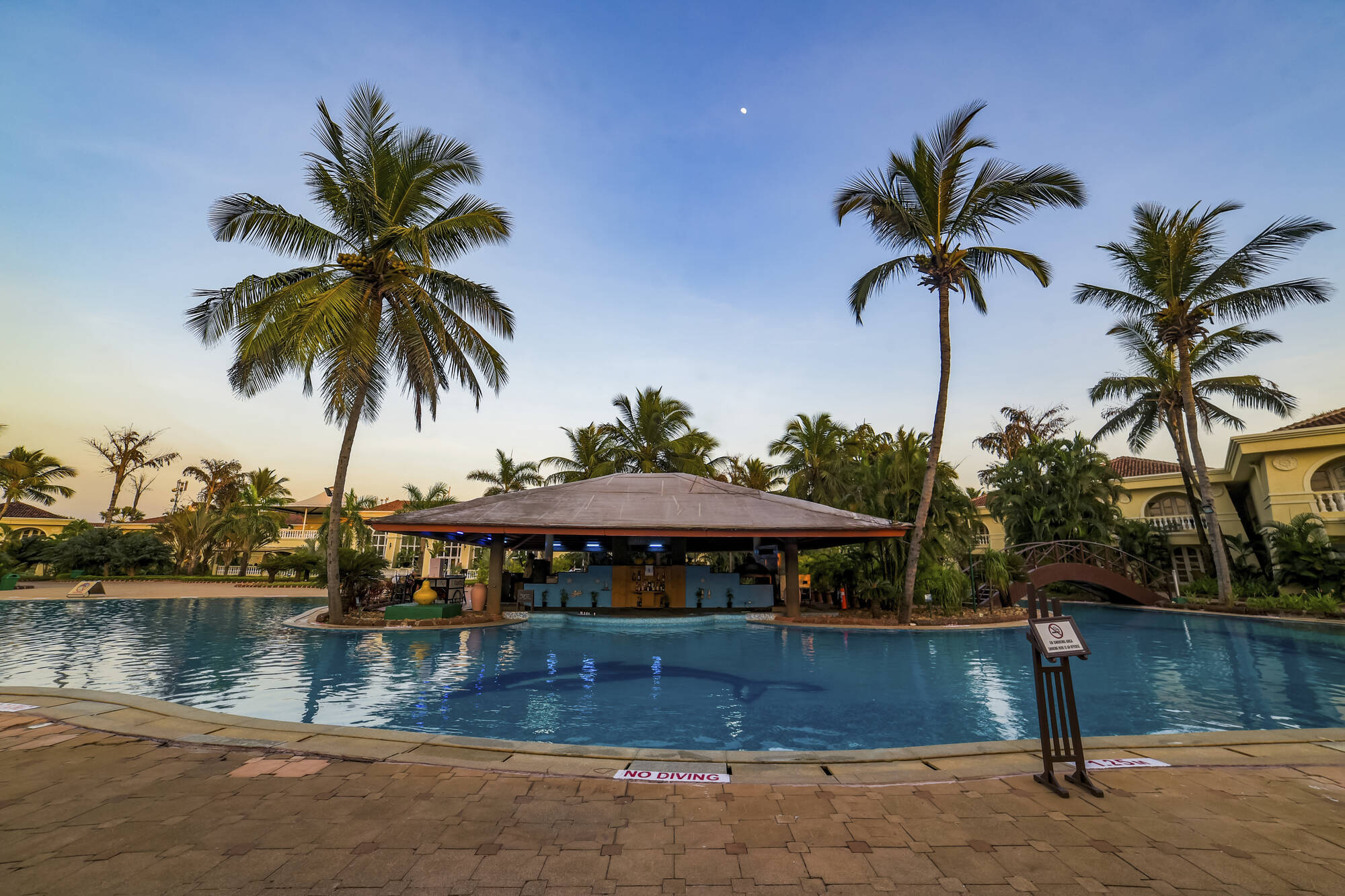 The Zuri White Sands Goa Resort: Goa, The Zuri White Sands Goa Resort Pool