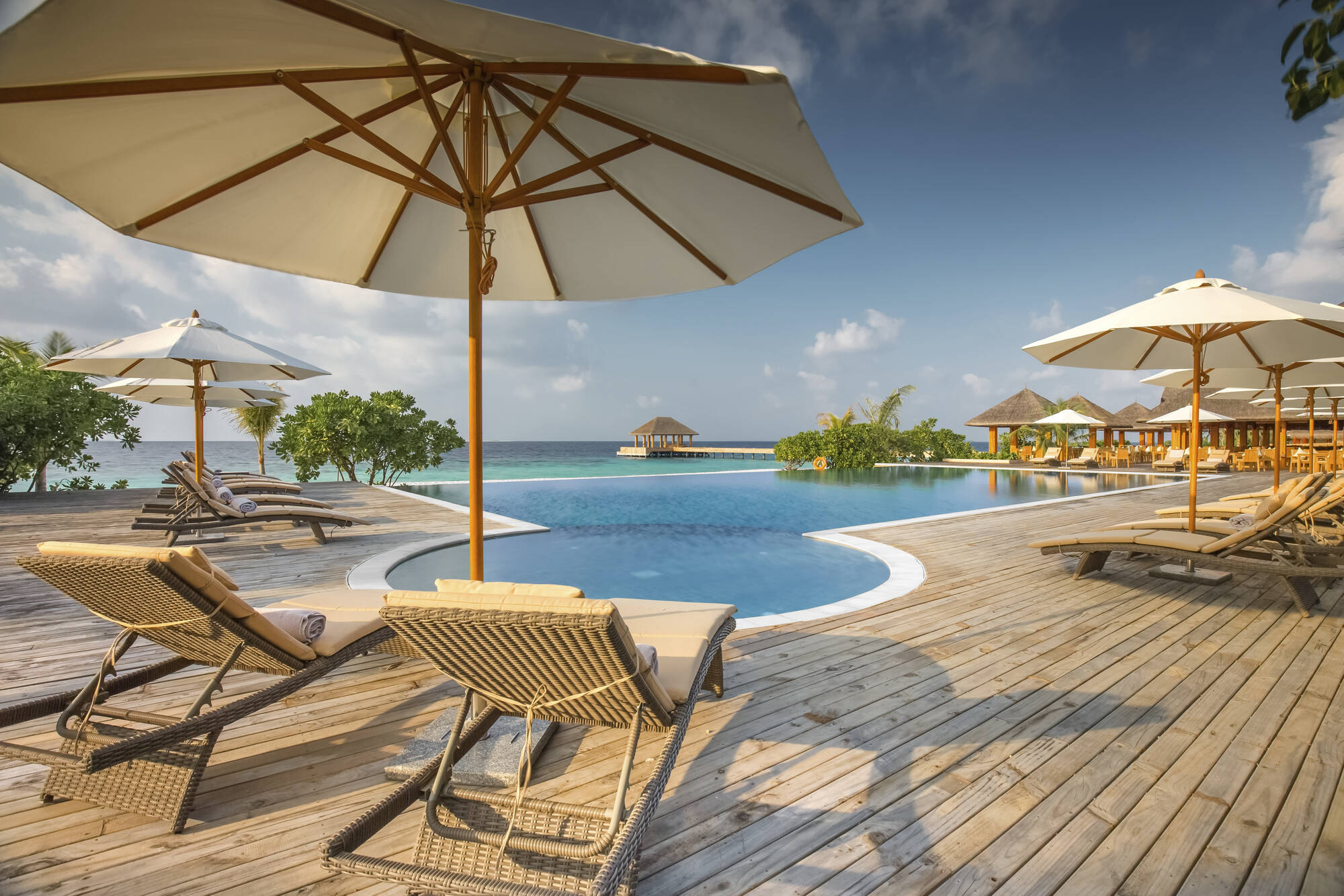 Kudafushi Resort & Spa in Malediven: Kudafushi Resort and Spa - Juju Bar Pool