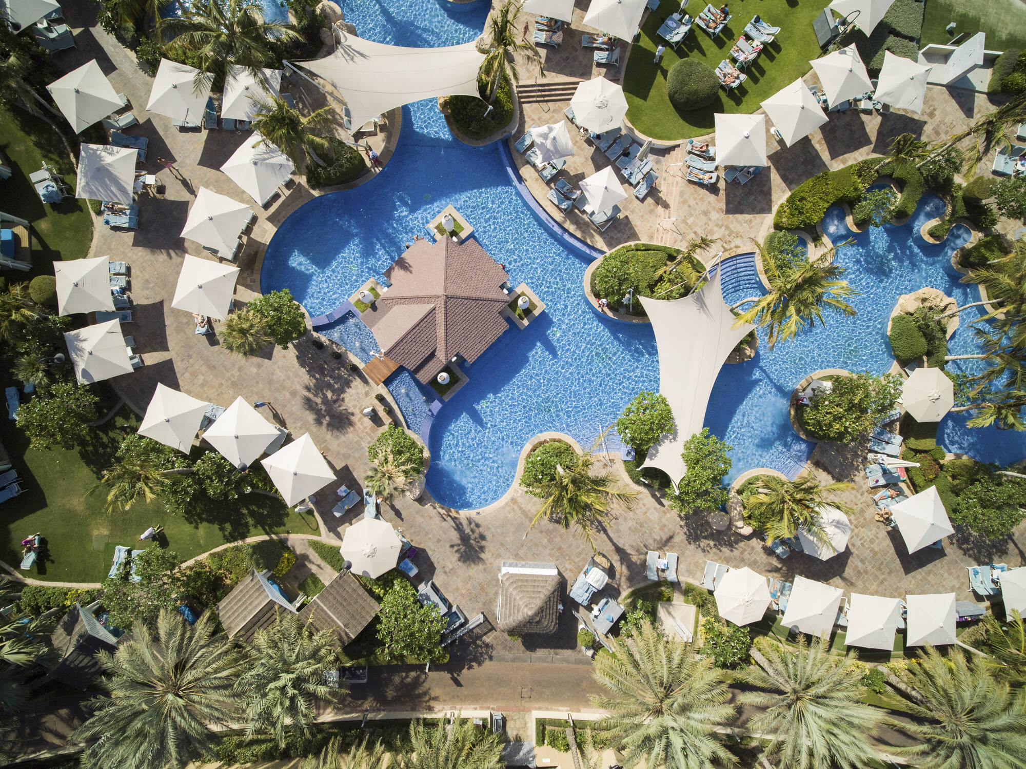 Jumeirah Beach Hotel in Dubai: Jumeirah Beach Hotel - Pool