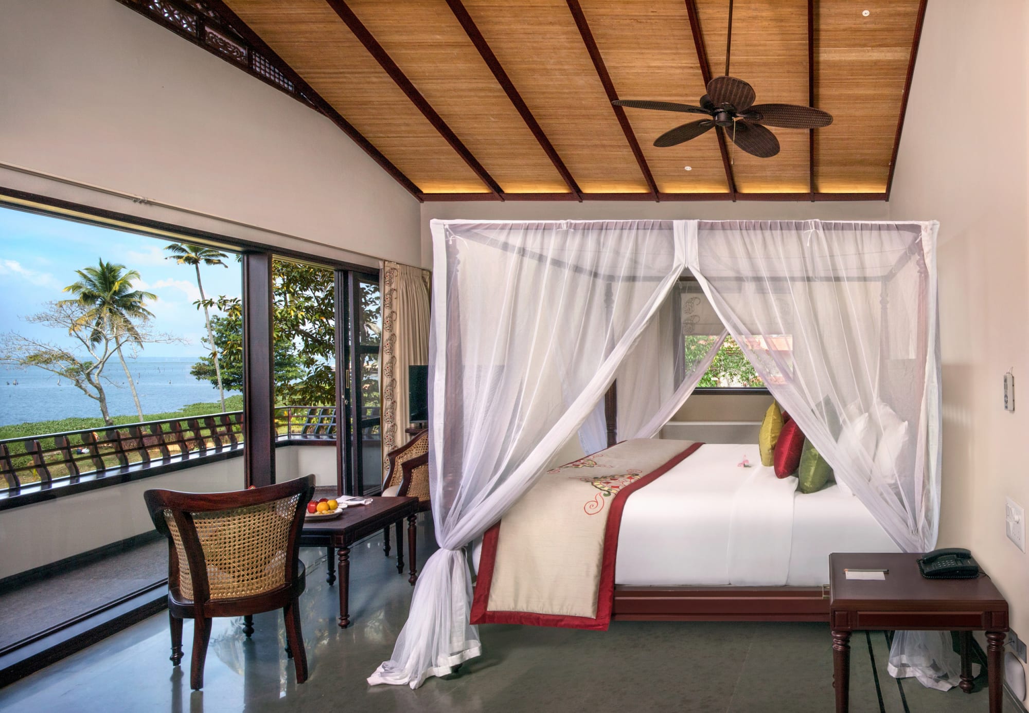 Niraamaya Retreats Backaters & Beyond in Kerala | Malabarküste | Kochi: Niraamaya Retreats Kumarakom - Superior Lake View Villa