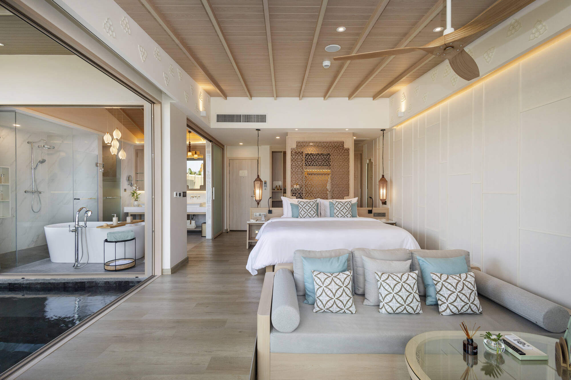 The Little Shore Khao Lak by Katathani: Thailand The Little Shore Seafront Pool Villa in Love