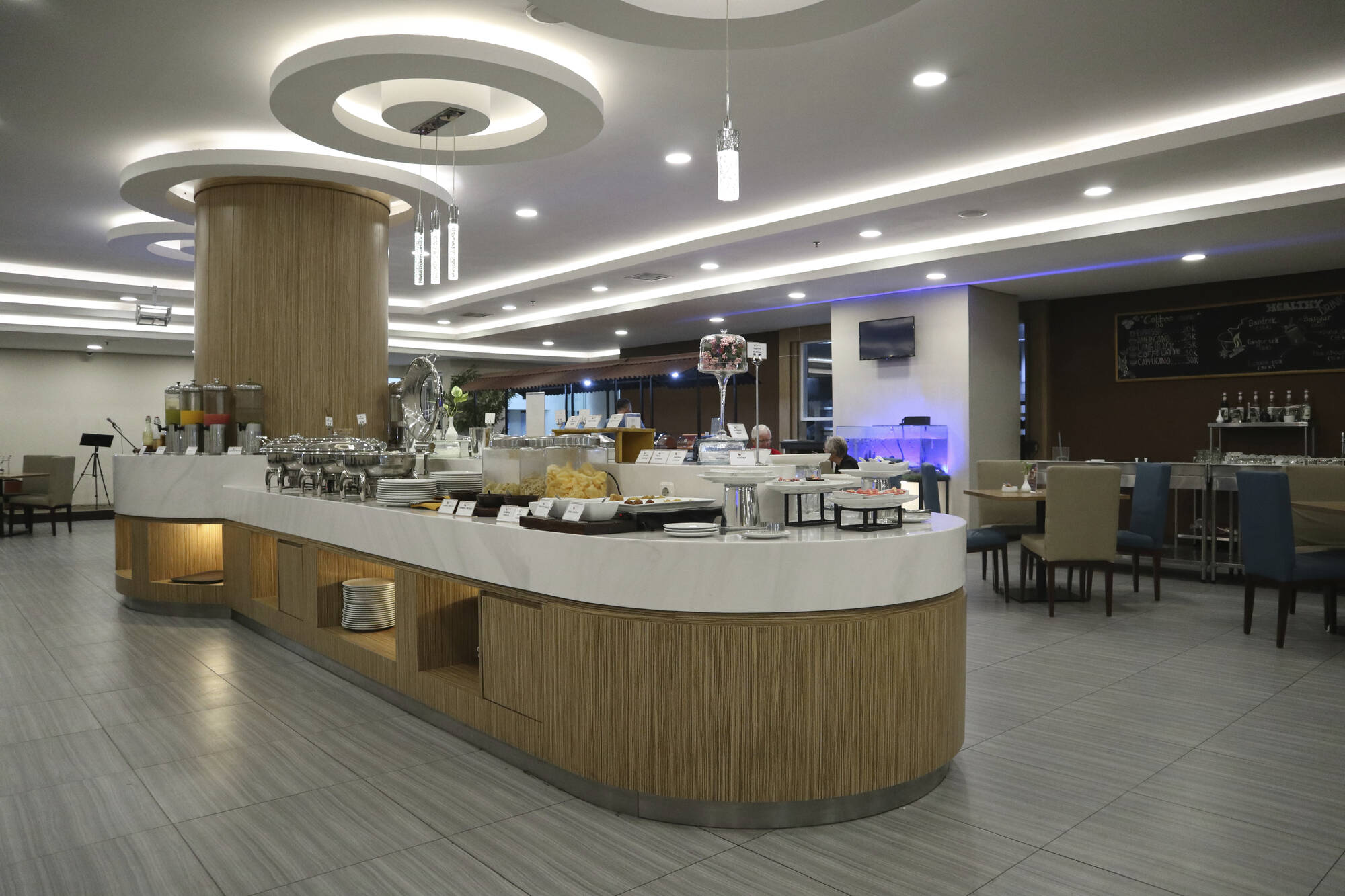 Anara Sky Kualanamu Medan Airport: Indonesien Sumatra Anara Sky - Restaurant