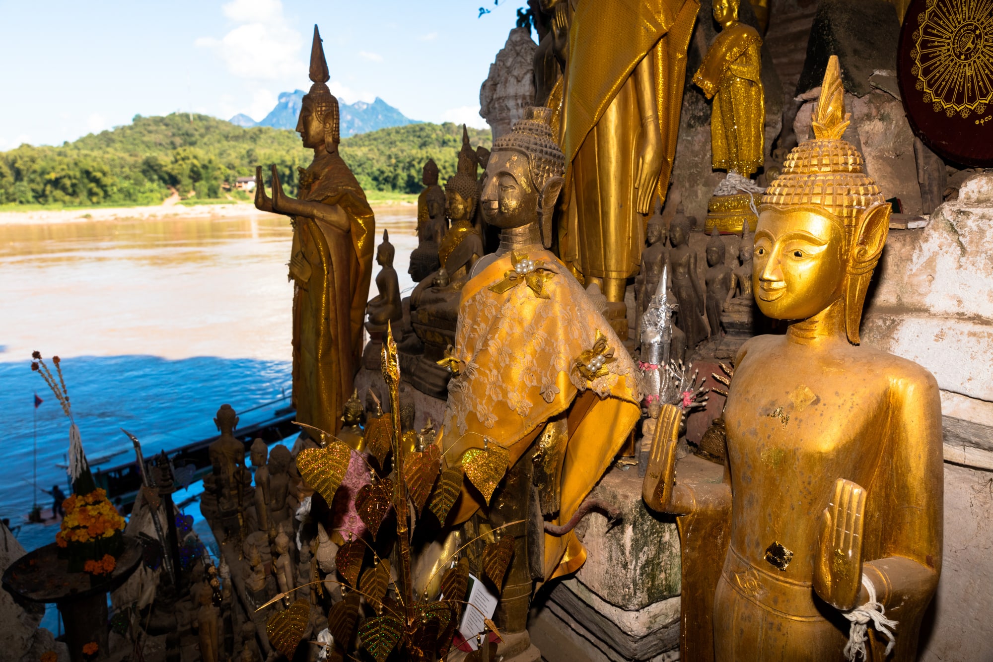 Luang Prabang Entdecken: Laos Pak Ou Höhle