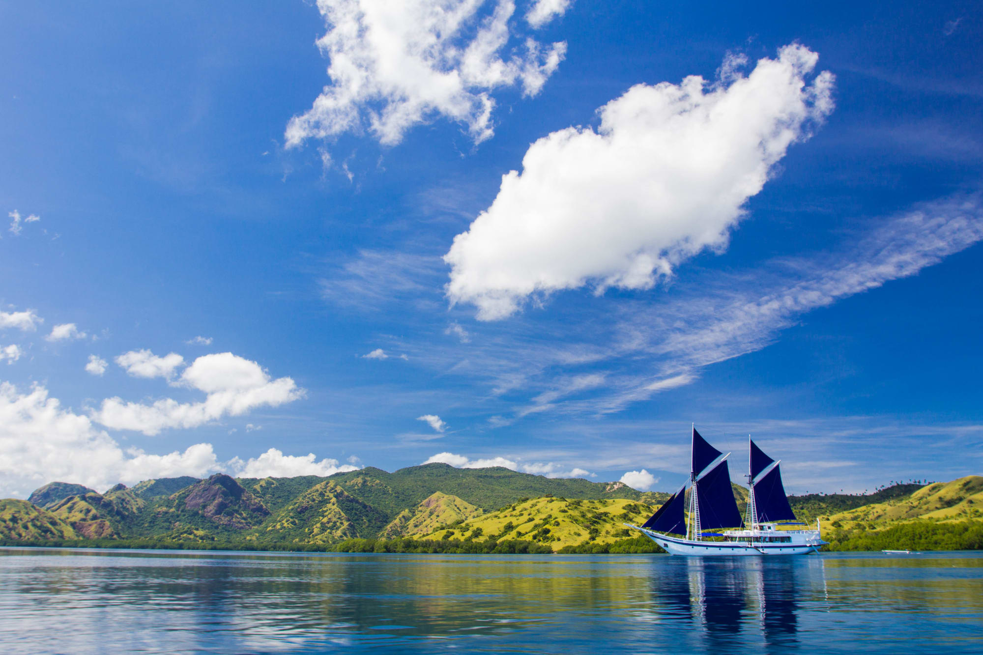 Kleine Sundainseln mit Ombak Putih | Katharina LBJ-LBJ ab Labuan Bajo: Indonesien Sundainseln Schiff Ombak Putih