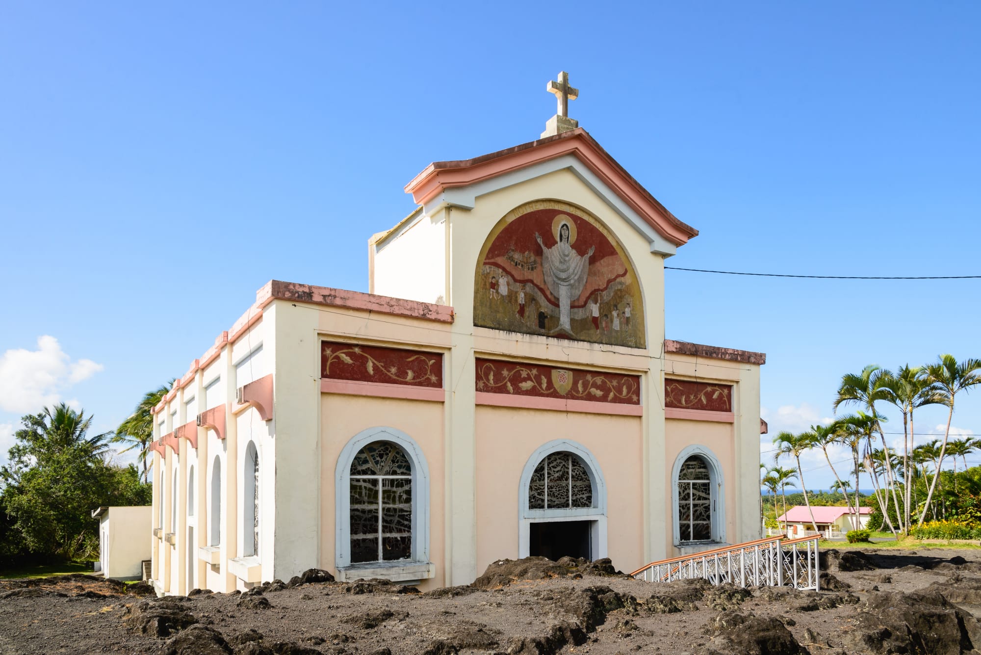 La Réunion mit dem Rad ab Küstenregion: Reunion Sainte Rose Kirche