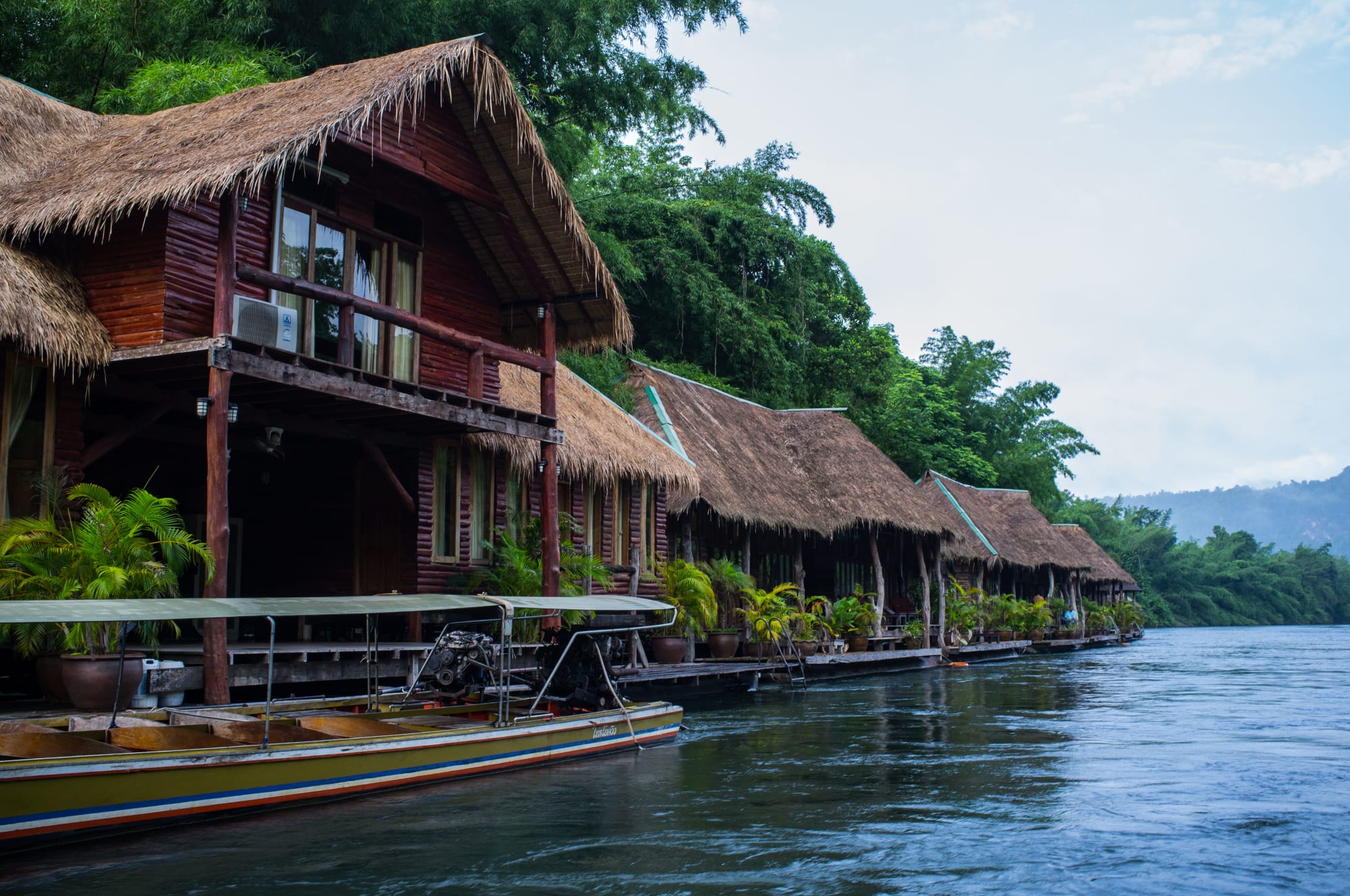 Familienabenteuer Thailand ab Bangkok: Thailand Kwai Floß Hotel