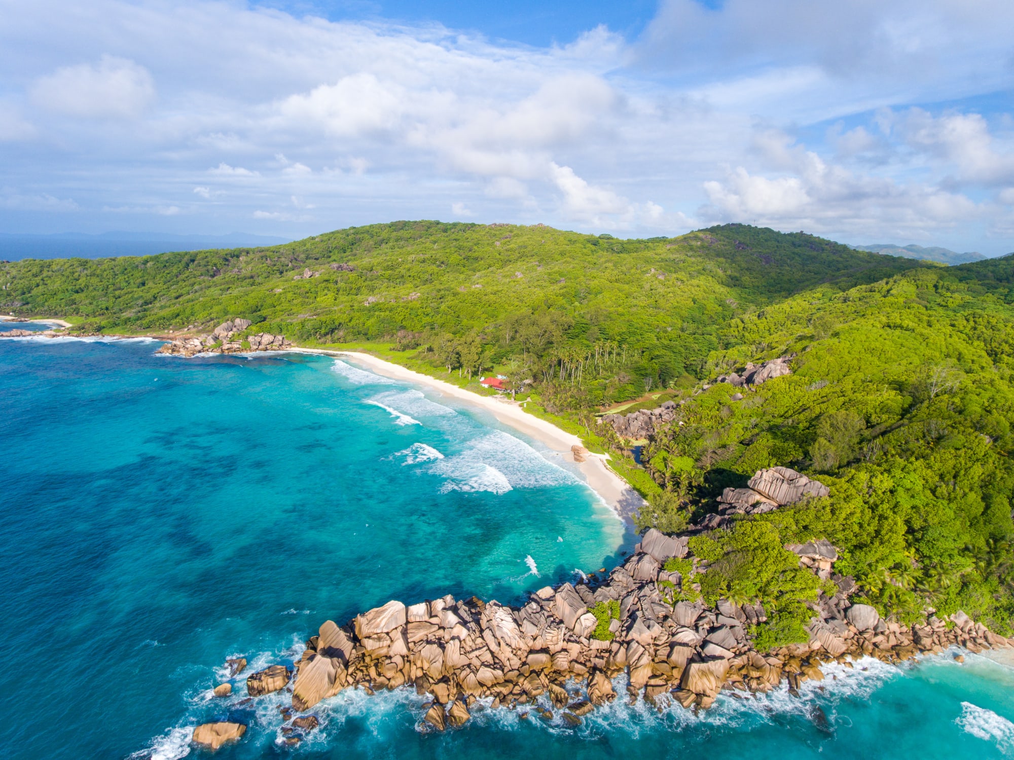 Inselhüpfen Praslin, La Digue & Mahé: Seychellen La Digue Küste