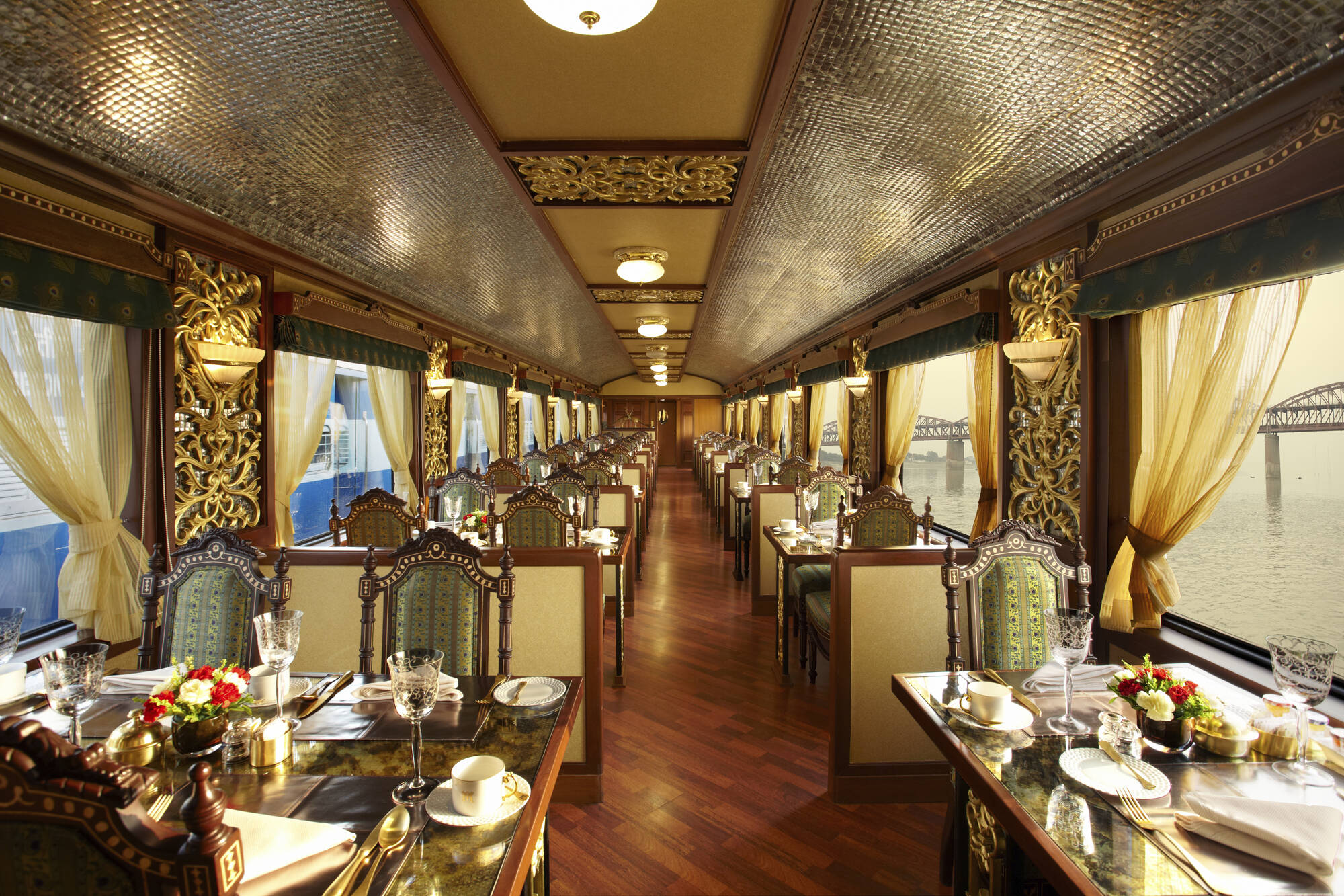 Maharadscha Express- Heritage of India ab Mumbai | Maharashtra: f&b: Maharaja Express Mayur Mahal