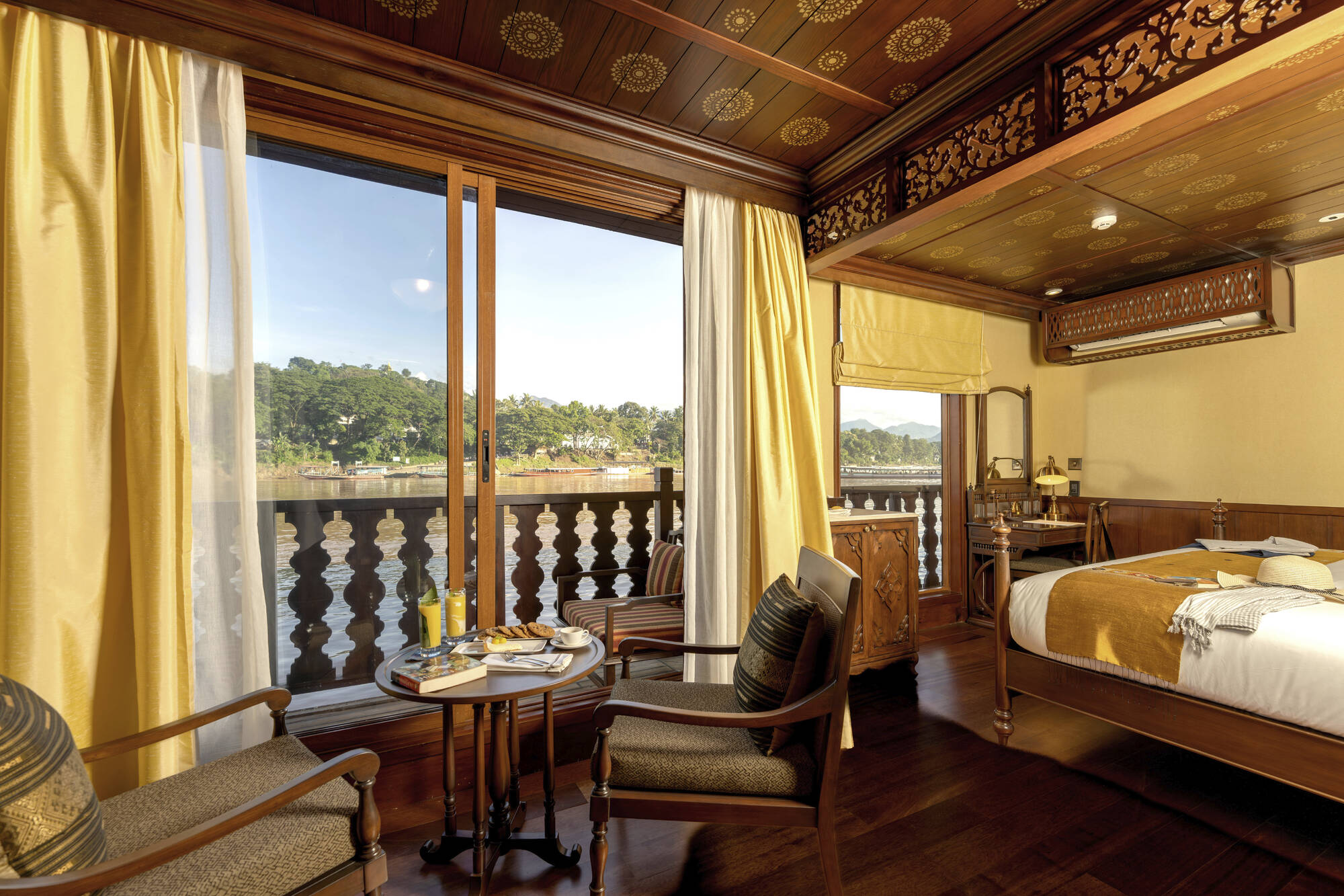 Flusskreuzfahrt durch Laos mit Heritage Line ab Vientiane: Laos Heritage Line Anouvong Signature Suite