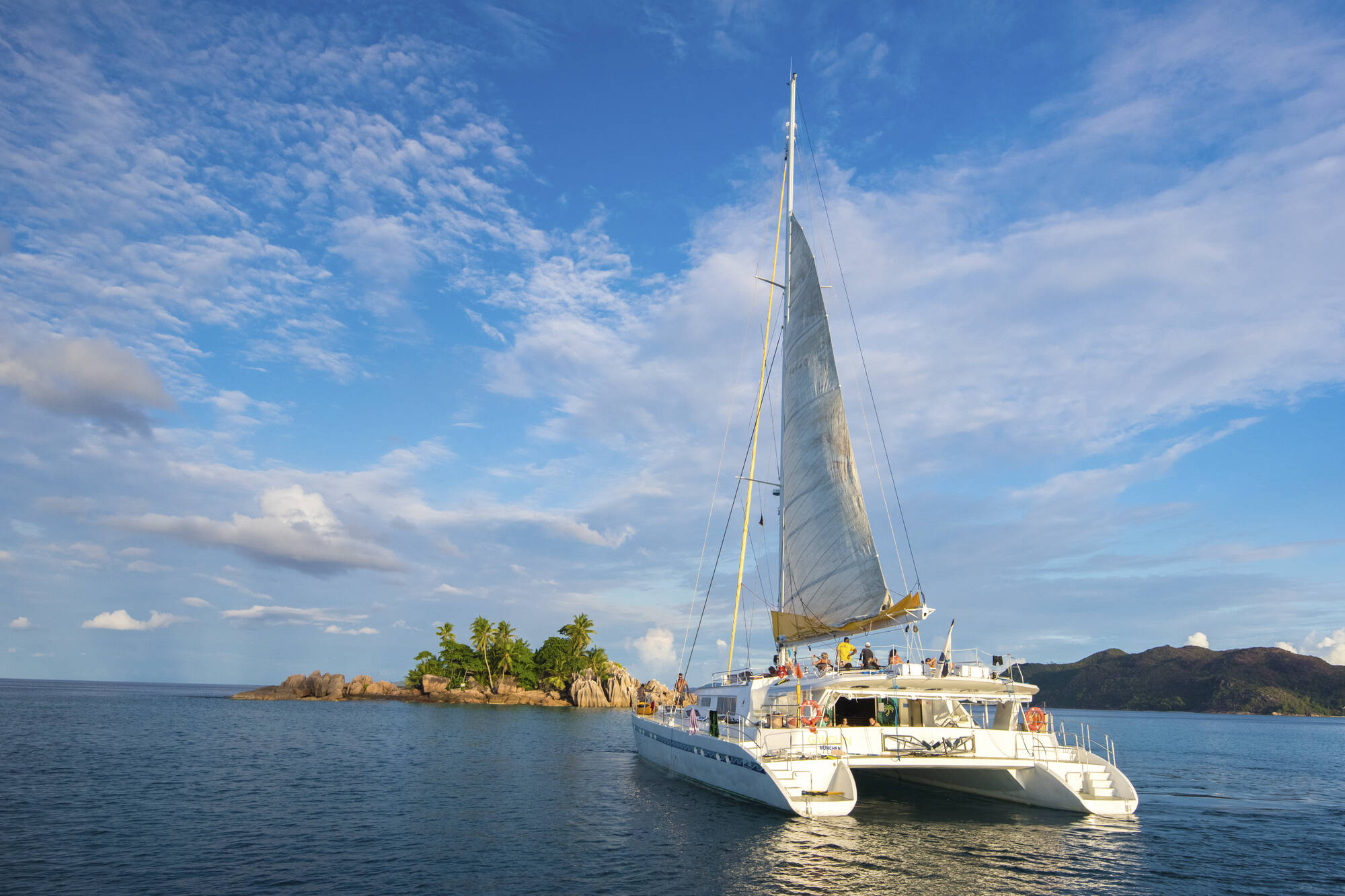 Cocktail Créole ab Mahé: Seychellen Katamaran Le Gauguin Insel St. Pierre