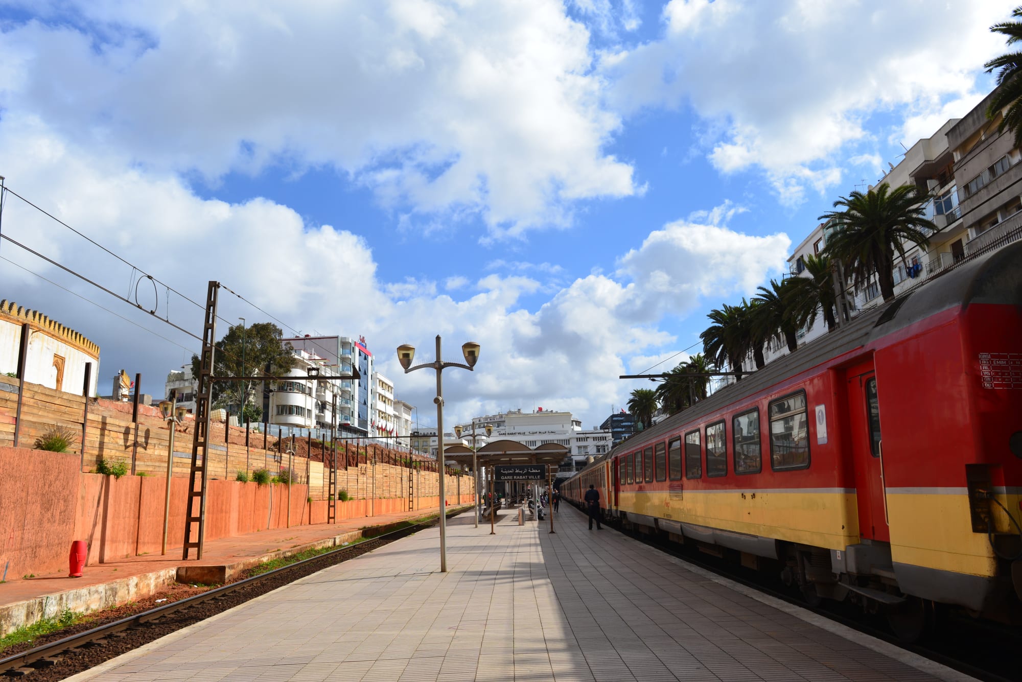 Marokko mal anders ab Marrakesch: Marokko Rabat Bahnhof