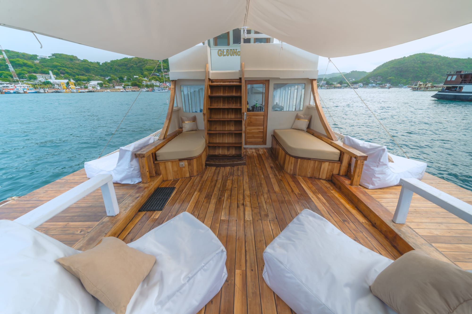 Inselparadies Komodo ab Labuan Bajo: Indonesien Schiff Zada Mega Deck