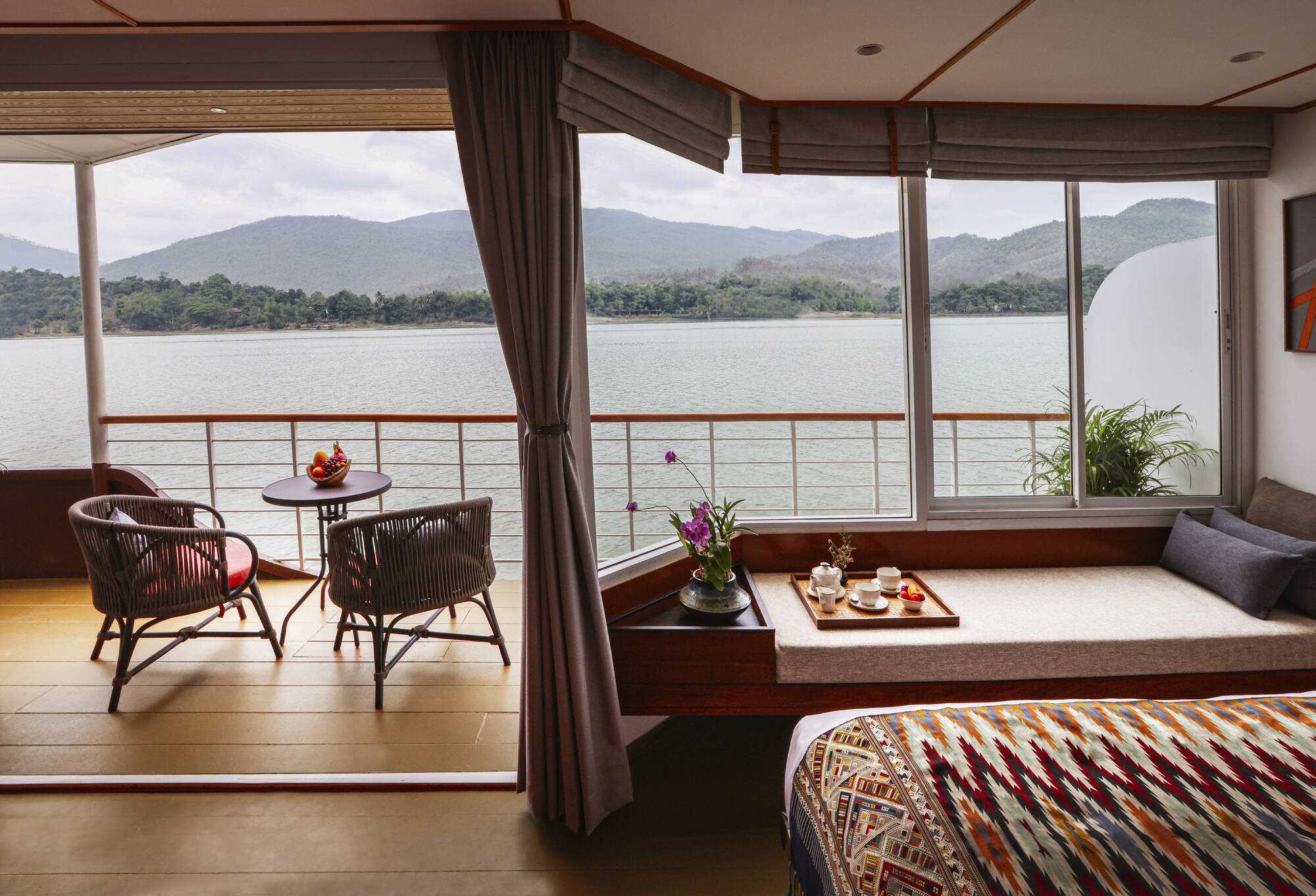 Boheme: Flussfahrt zu den Schätzen des Mekong, LPQ-VTE ab Luang Prabang: Laos Flussfahrt zu den Schätzen des Mekong - Deluxe Suite