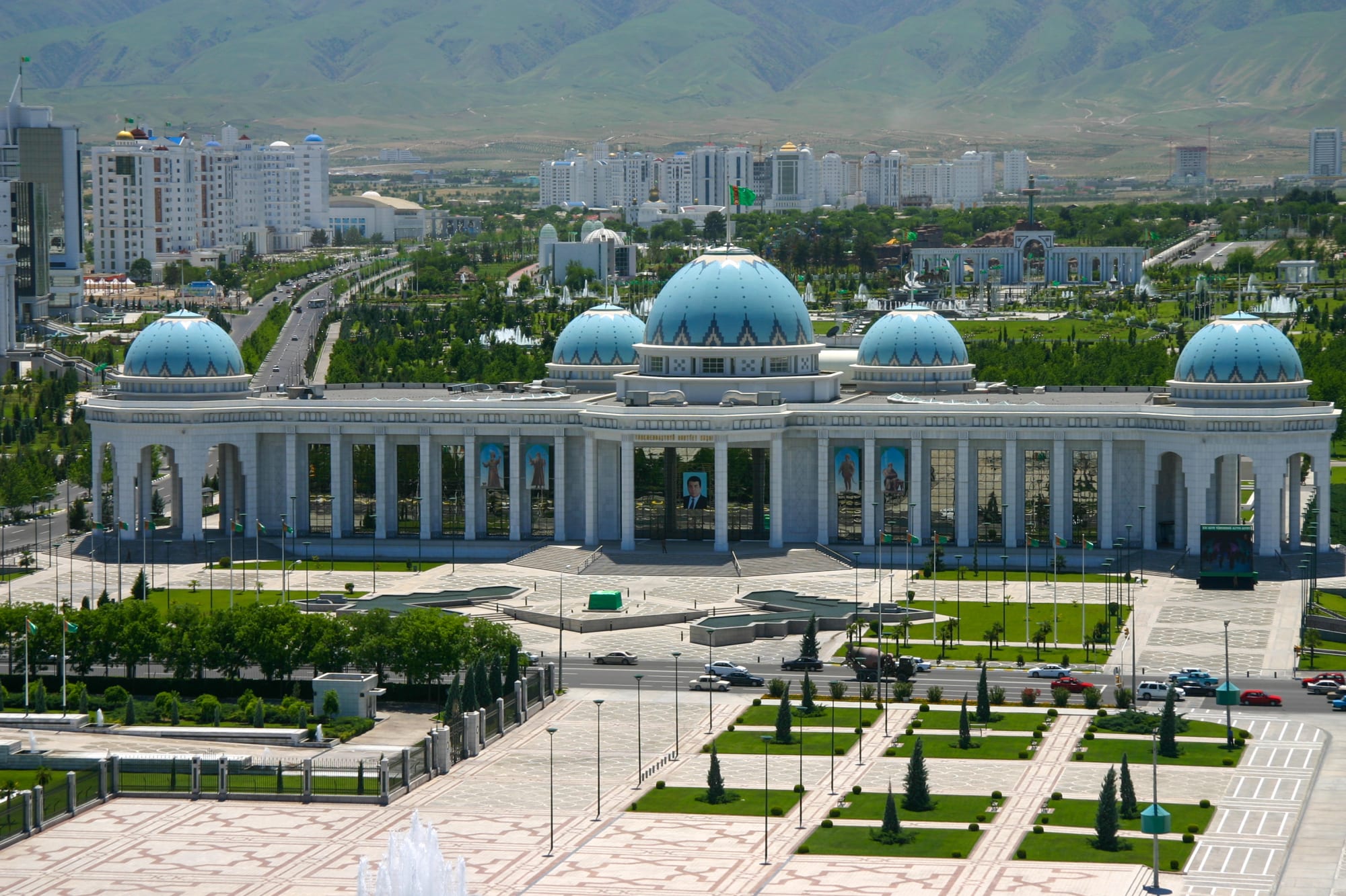Klassisches Turkmenistan ab Aschgabat: Turkmenistan Aschgabat Ruhyyet Palast