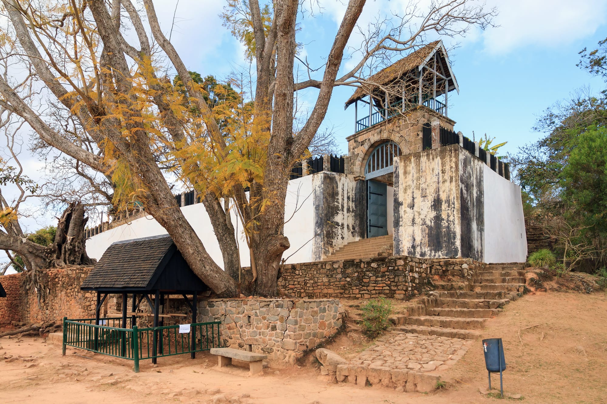 Höhepunkte Madagaskars ab Antananarivo: Madagaskar Antananarivo Königshügel Ambohimanga