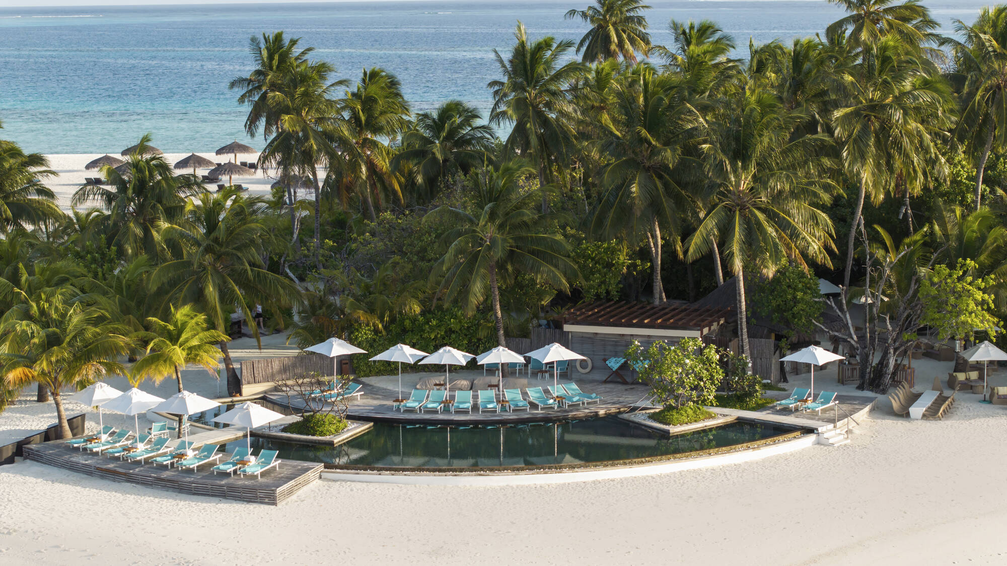 Constance Moofushi Maldives in Malediven:  Constance Moofushi Maldives - Pool