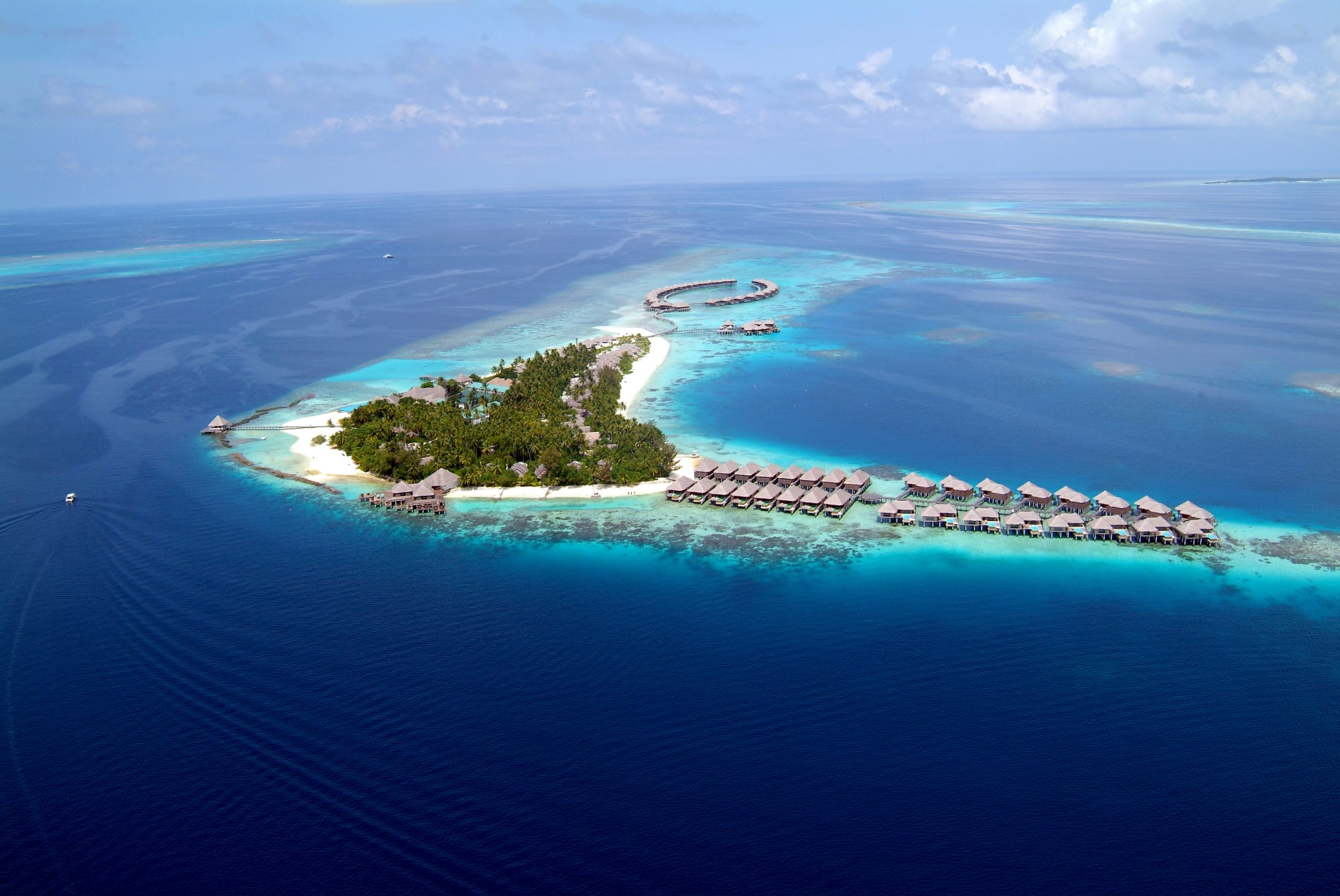 Coco Bodu Hithi in Malediven:  Coco Bodu Hithi Aerial View