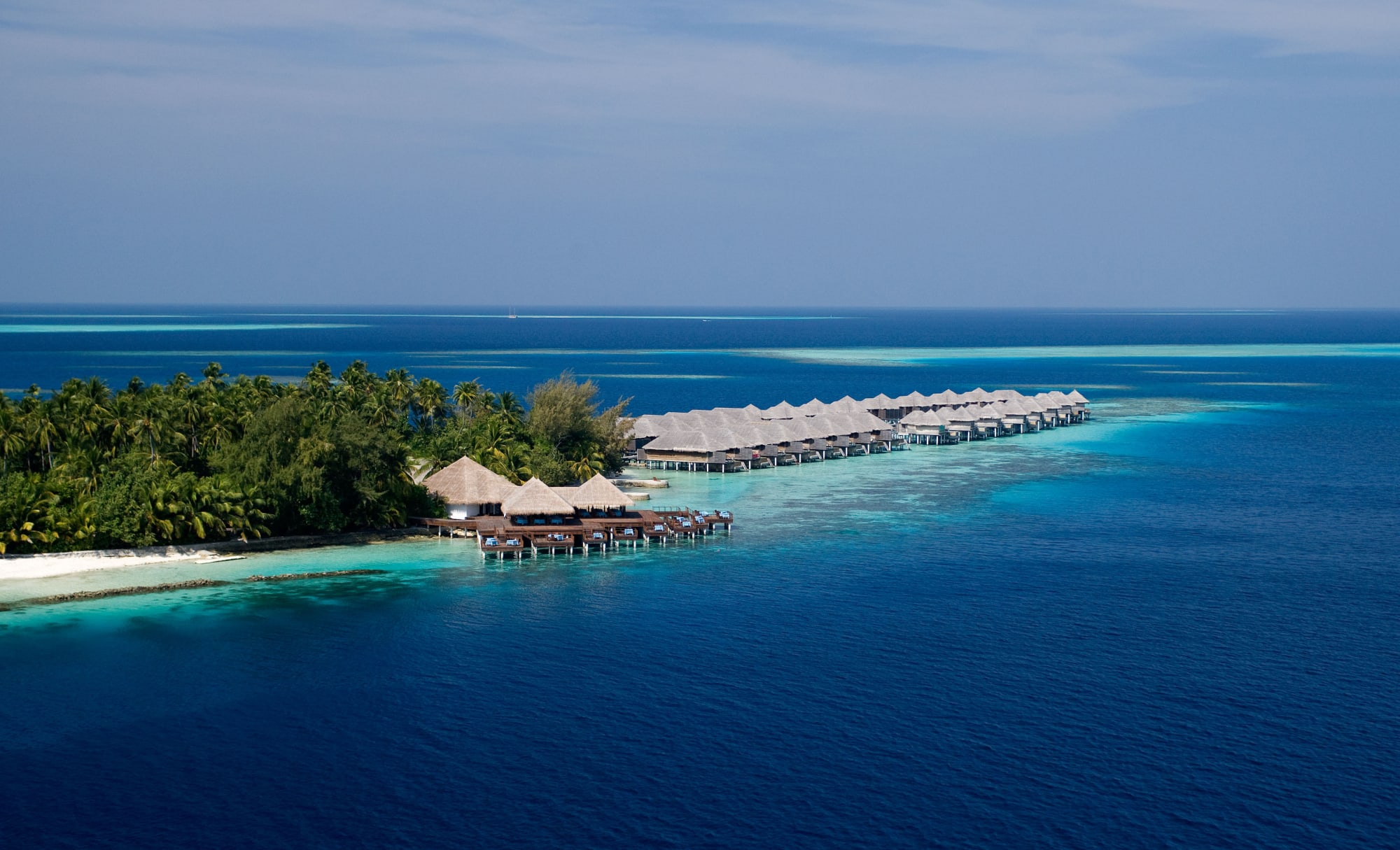 Coco Bodu Hithi in Malediven:  Coco Bodu Hithi Aerial View